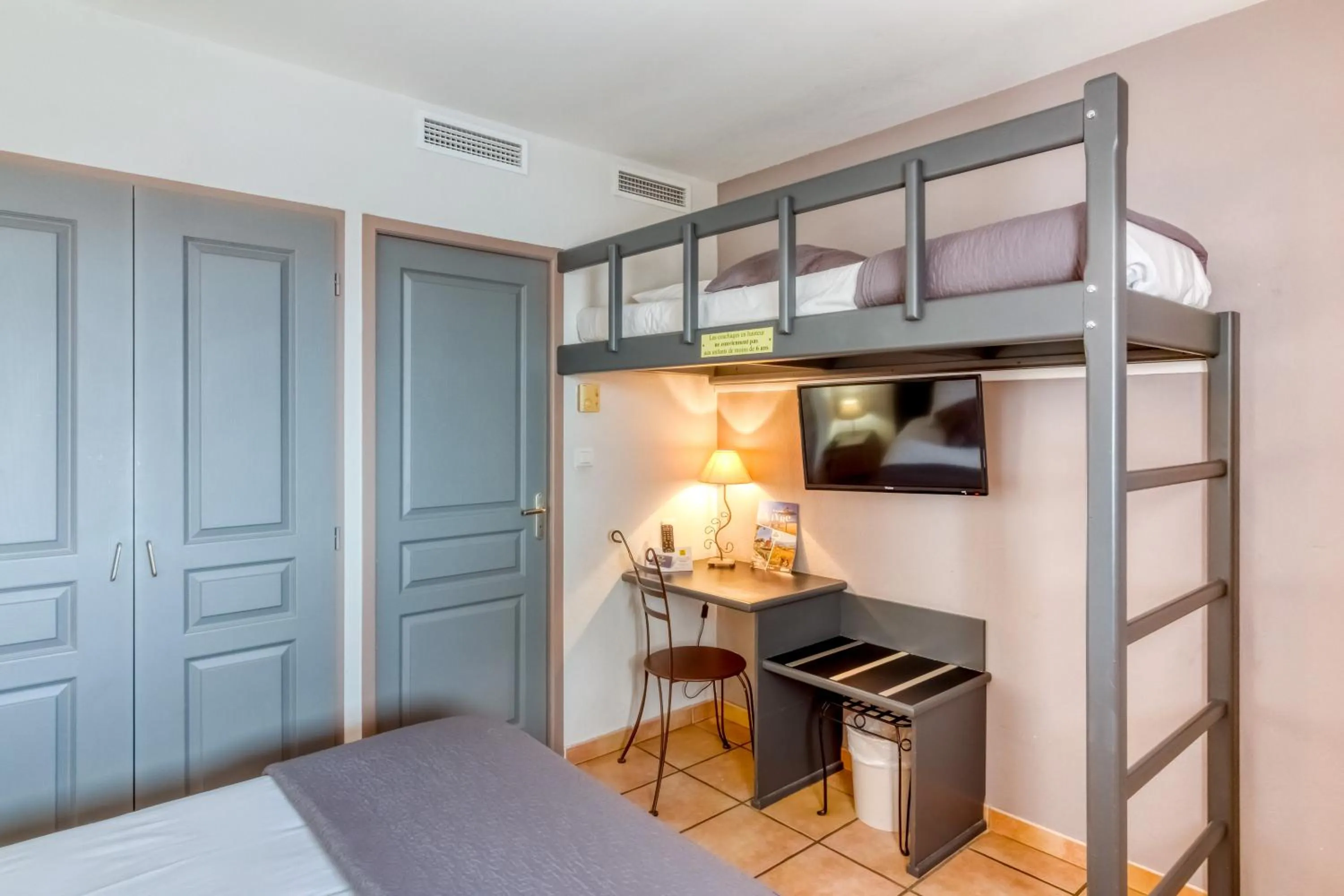 Bedroom, Bed in Logis Hôtel Les II Mas - Perpignan Sud