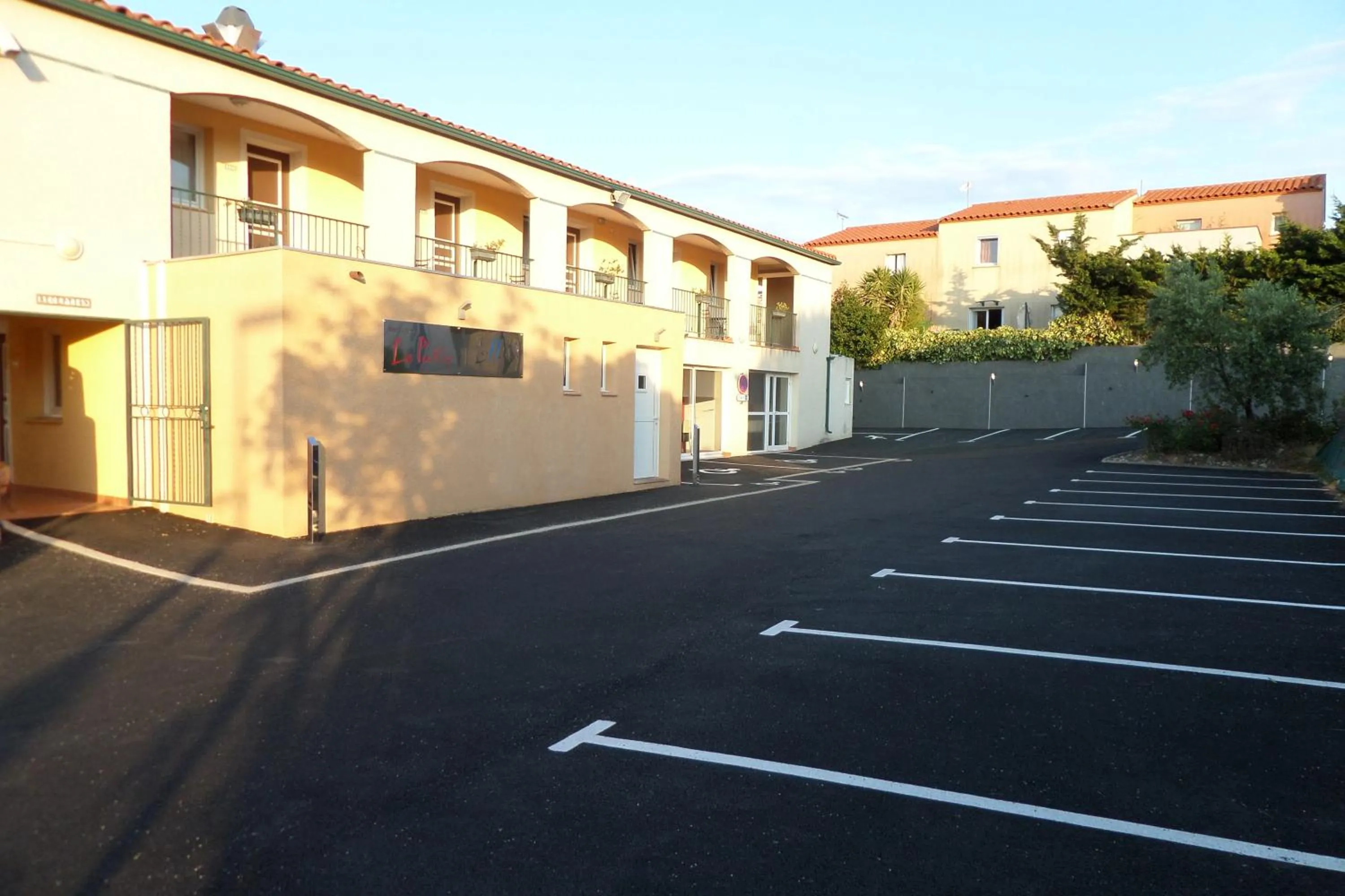 Area and facilities in Logis Hôtel Les II Mas - Perpignan Sud