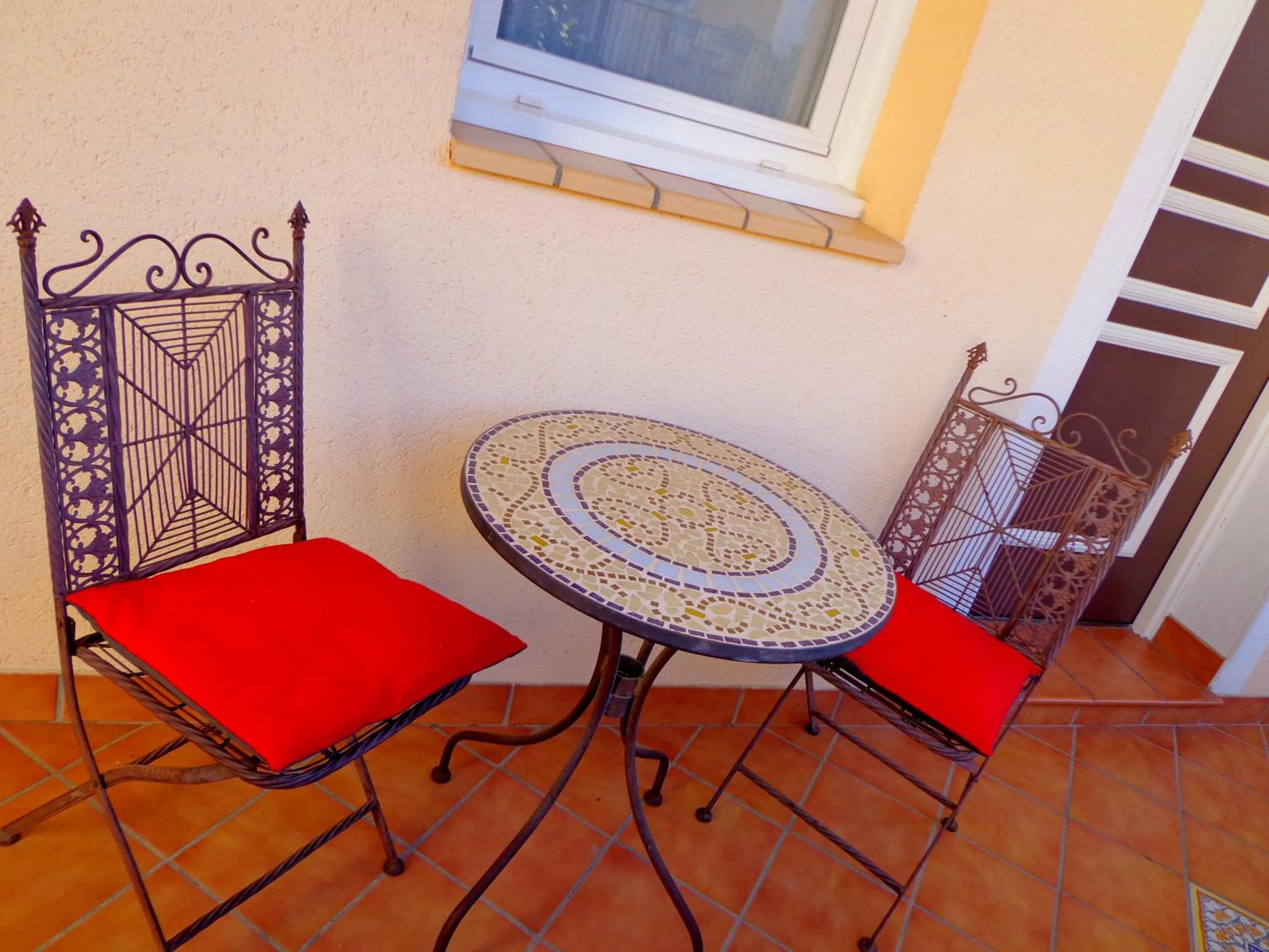 Balcony/Terrace in Logis Hôtel Les II Mas - Perpignan Sud