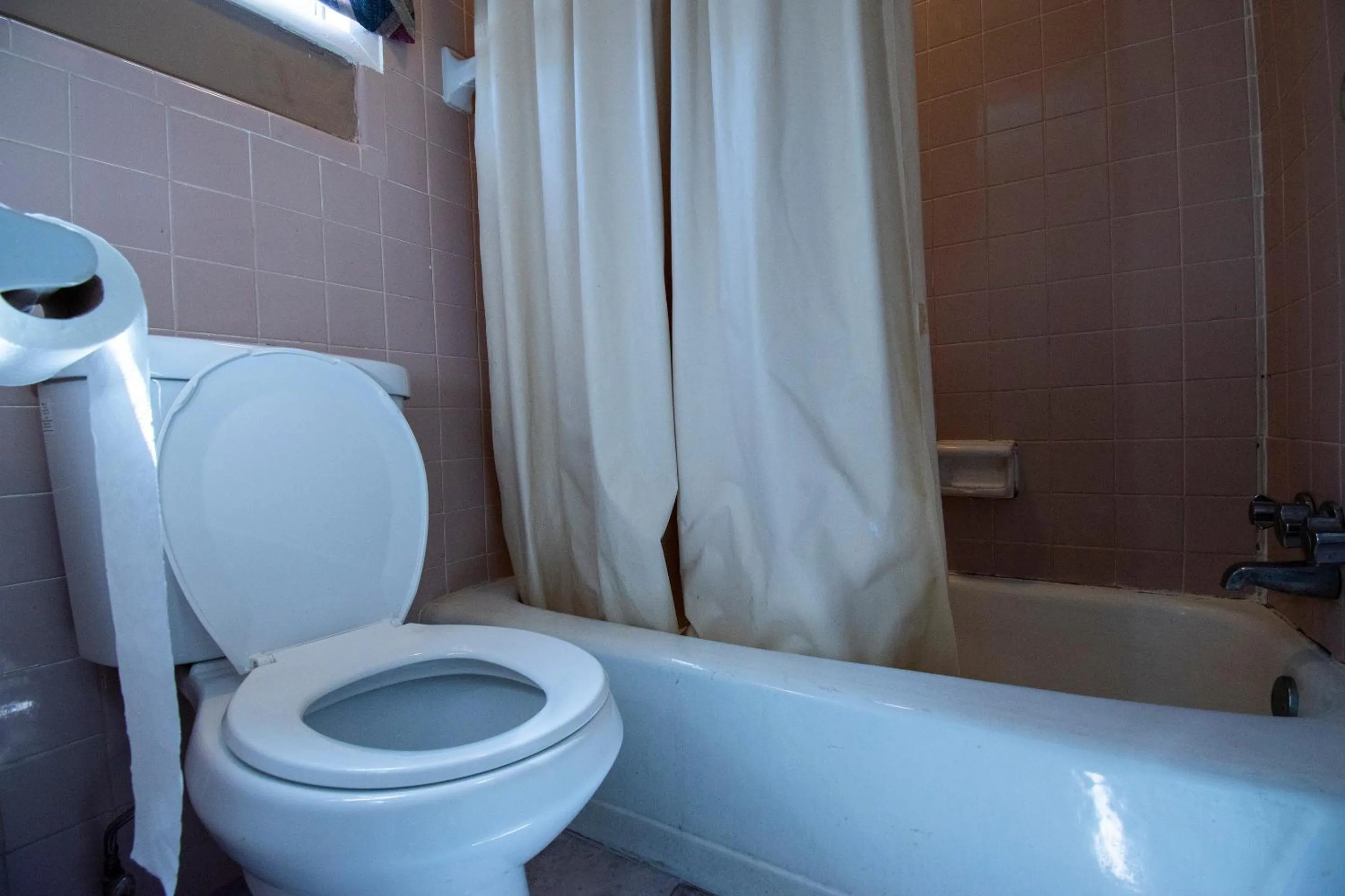 Bathroom in OYO Hotel Calhoun, GA I-75