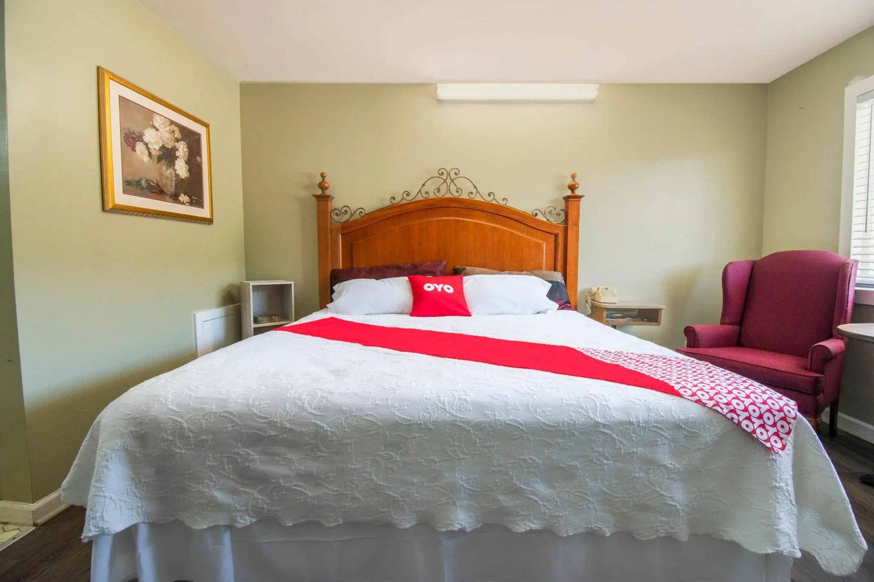 Bedroom, Bed in OYO Hotel Calhoun, GA I-75 Bedroom, Bed in OYO Hotel Calhoun, GA I-75