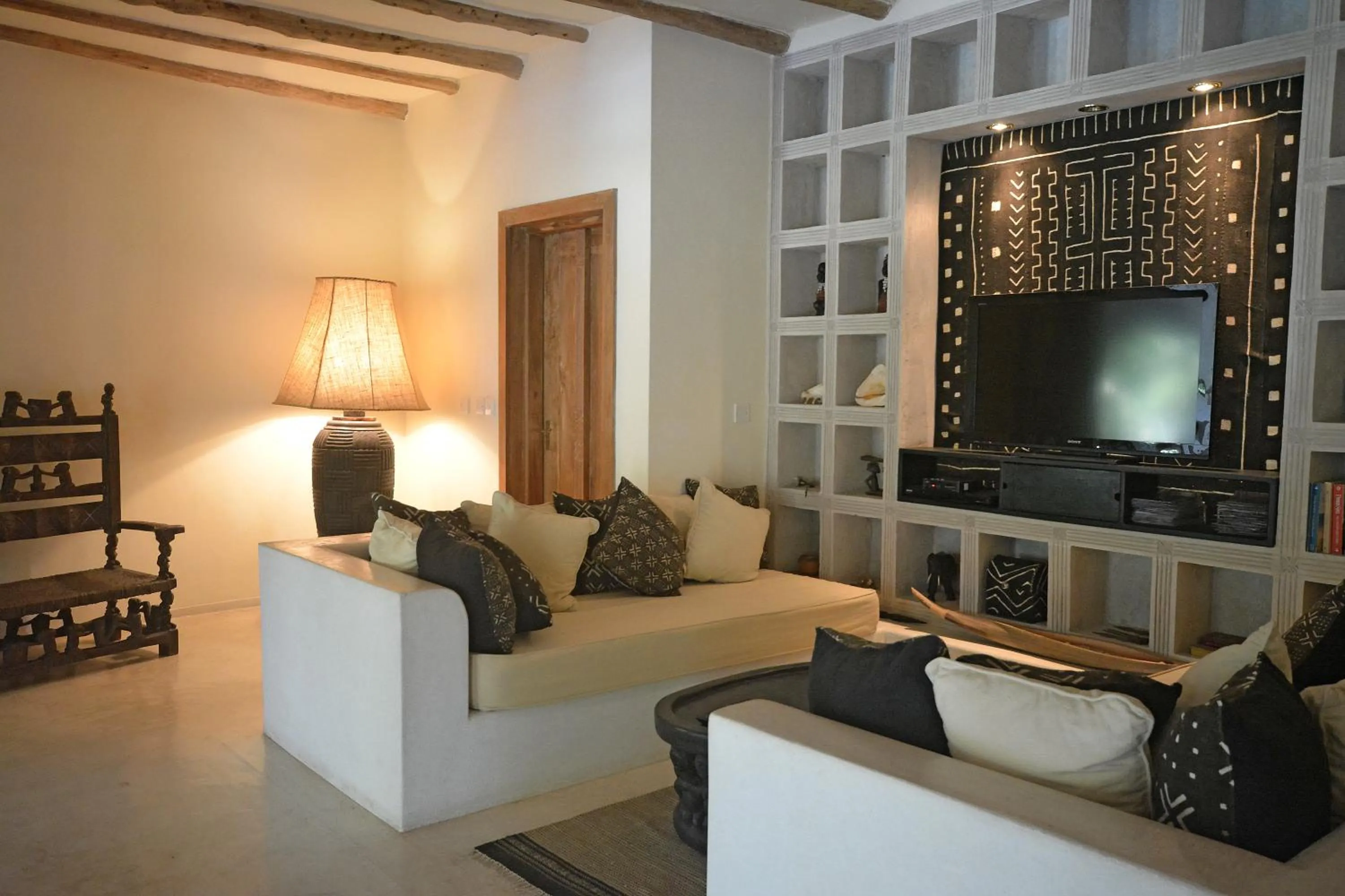 Communal lounge/ TV room in The Lawford Hotel