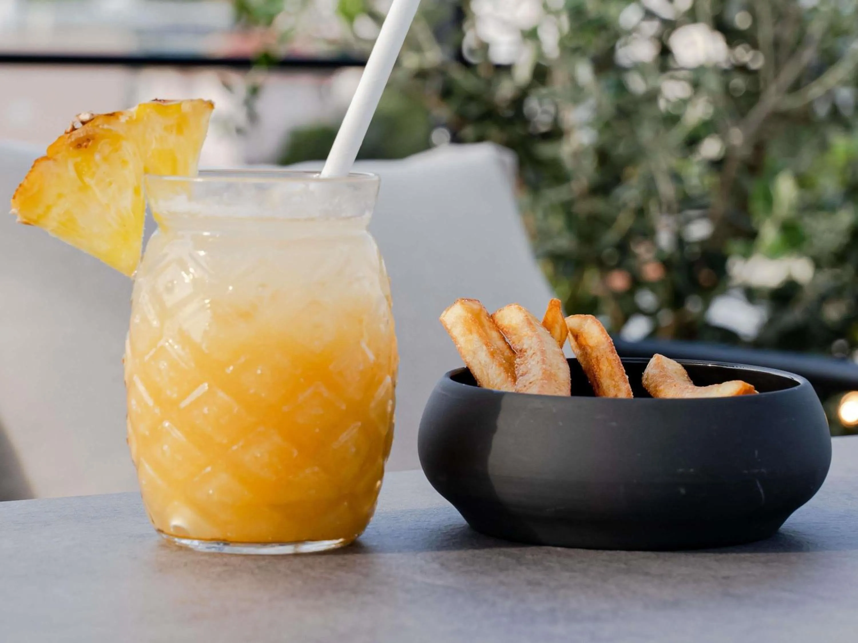 Lounge or bar in The 1932 Hotel & Spa Cap d'Antibes - MGallery Collection