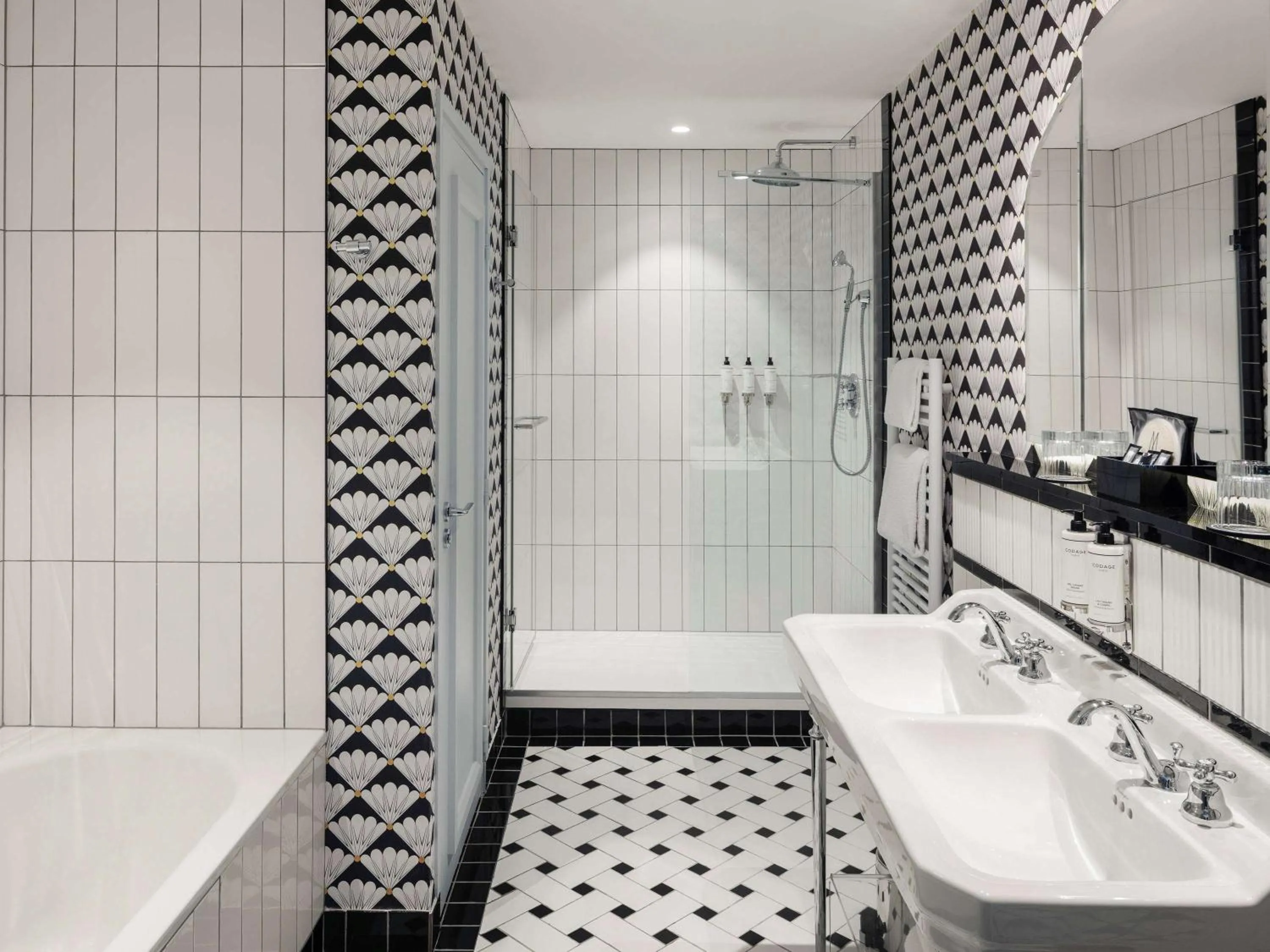 Bathroom in The 1932 Hotel & Spa Cap d'Antibes - MGallery Collection
