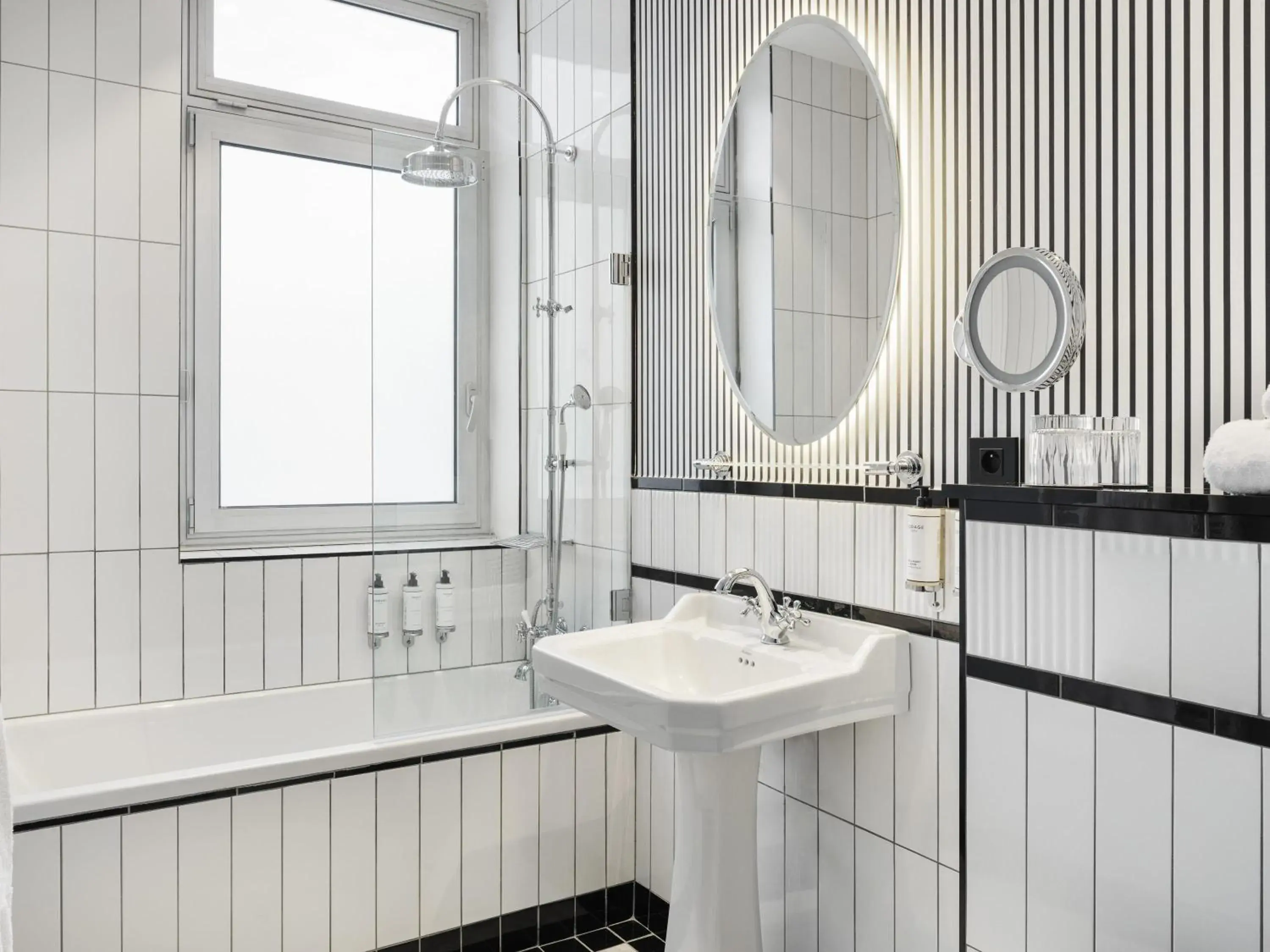 Bedroom in The 1932 Hotel & Spa Cap d'Antibes - MGallery Collection Bedroom in The 1932 Hotel & Spa Cap d'Antibes - MGallery Collection