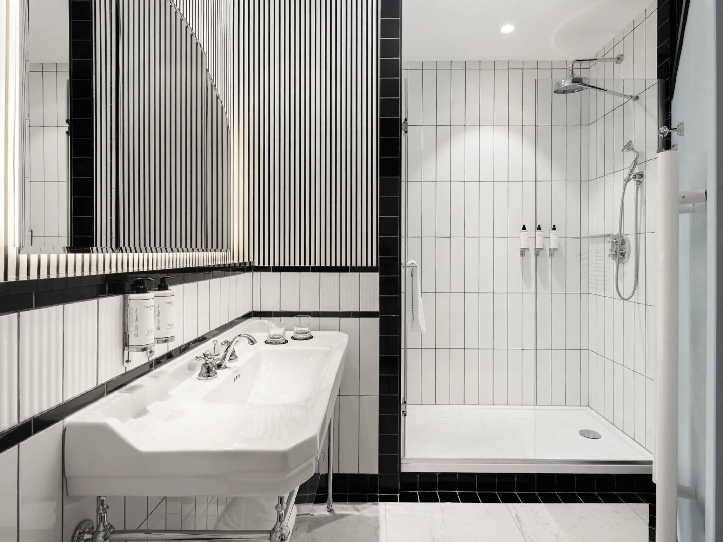 Bedroom in The 1932 Hotel & Spa Cap d'Antibes - MGallery Collection Bedroom in The 1932 Hotel & Spa Cap d'Antibes - MGallery Collection