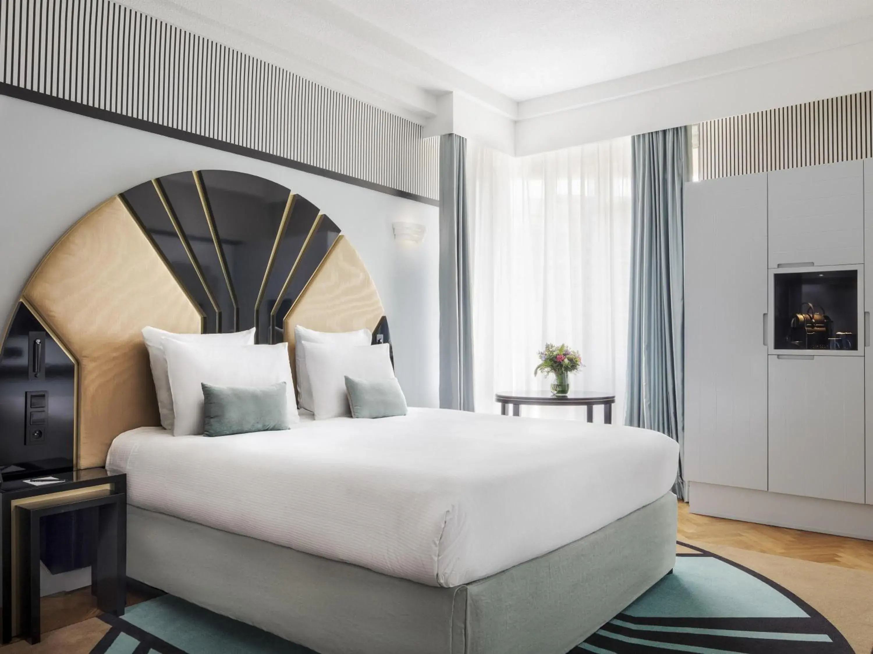 Deluxe Room with One Double Bed and One Sofa Bed - Balcony and Sea View/Upper Floor in The 1932 Hotel & Spa Cap d'Antibes - MGallery Collection Deluxe Room with One Double Bed and One Sofa Bed - Balcony and Sea View/Upper Floor in The 1932 Hotel & Spa Cap d'Antibes - MGallery Collection