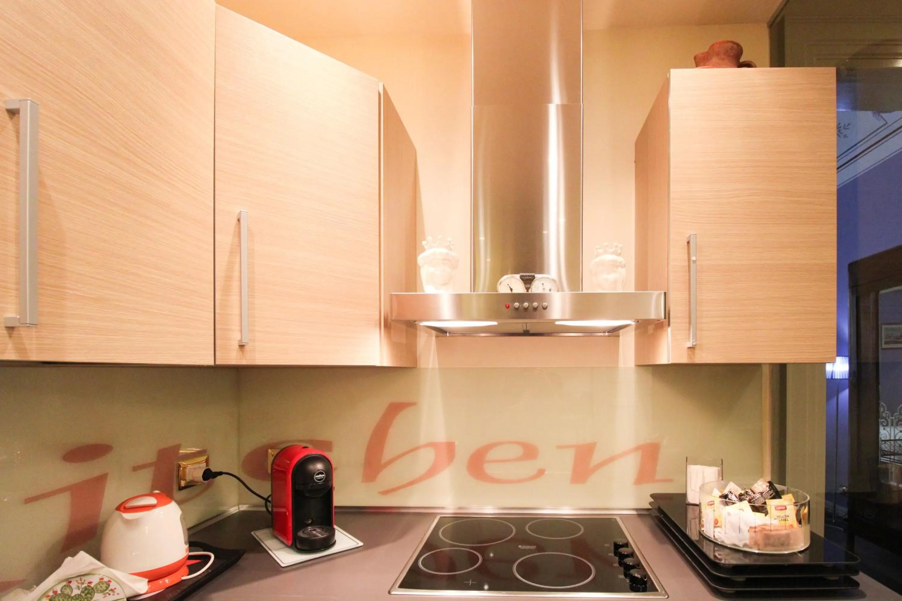 Coffee/tea facilities in THE PALACE B&B and Apartments