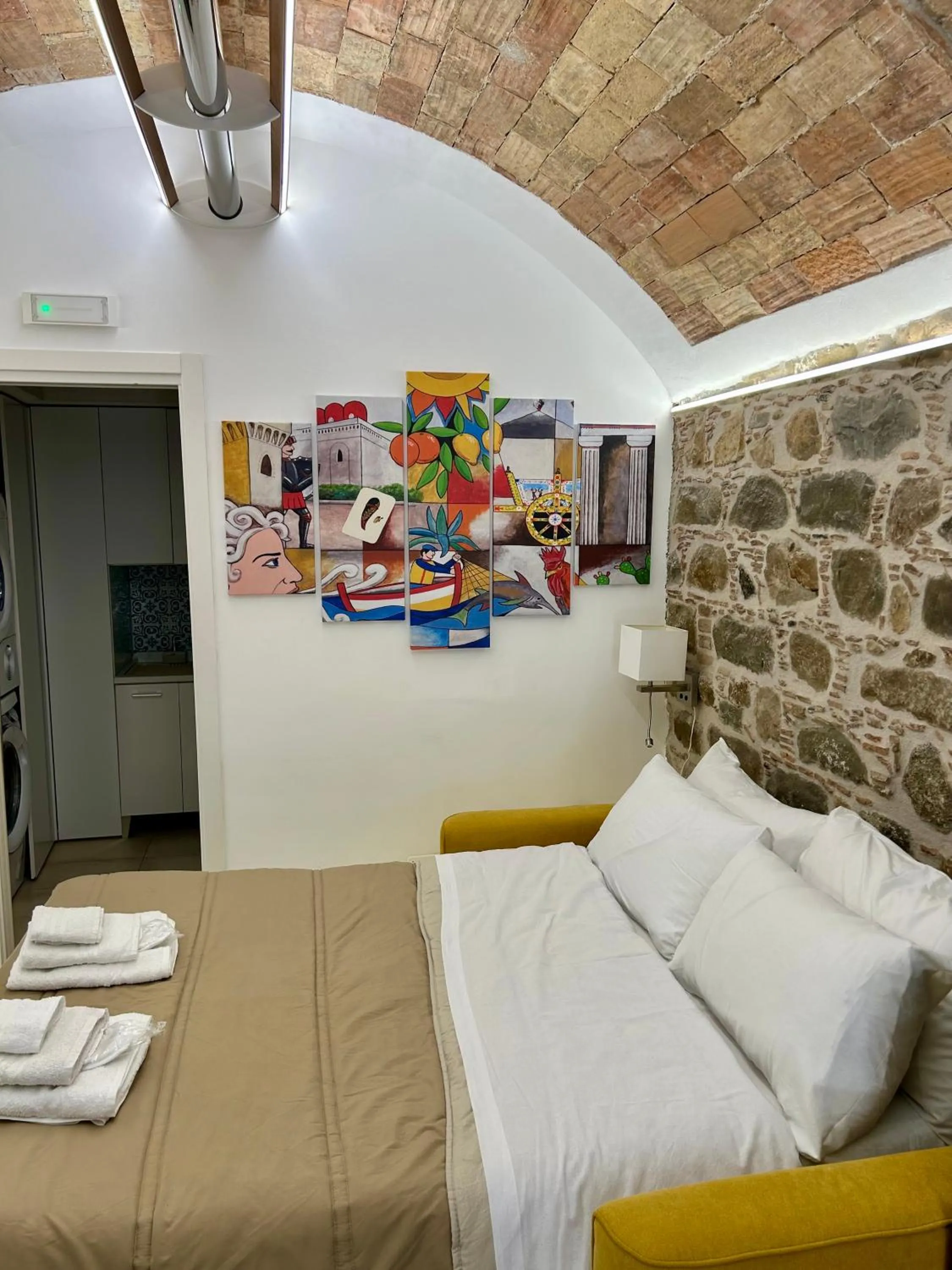 Bed in THE PALACE B&B and Apartments