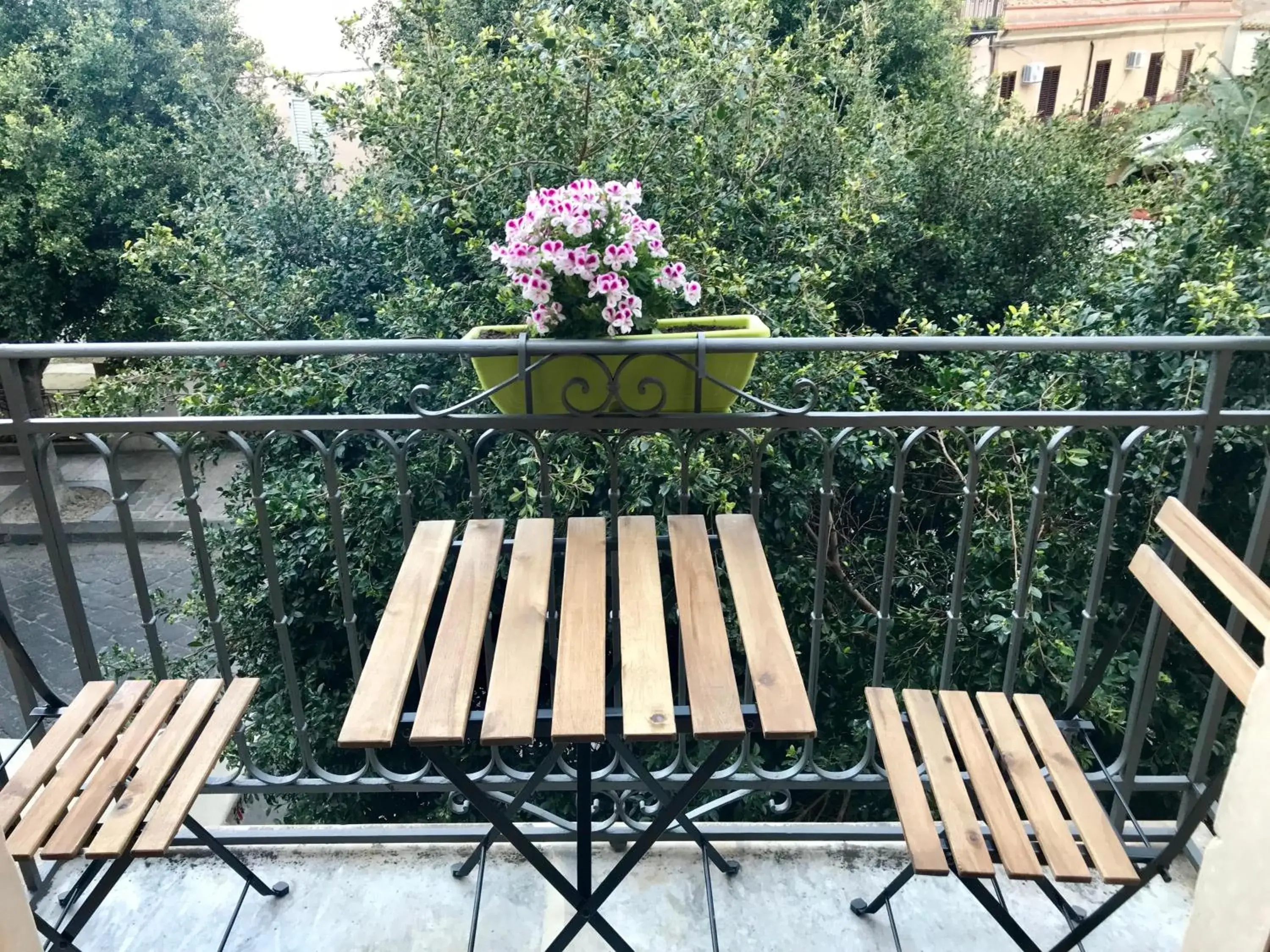 Deluxe Double Room with Balcony and Sea View - single occupancy in THE PALACE B&B and Apartments Deluxe Double Room with Balcony and Sea View - single occupancy in THE PALACE B&B and Apartments