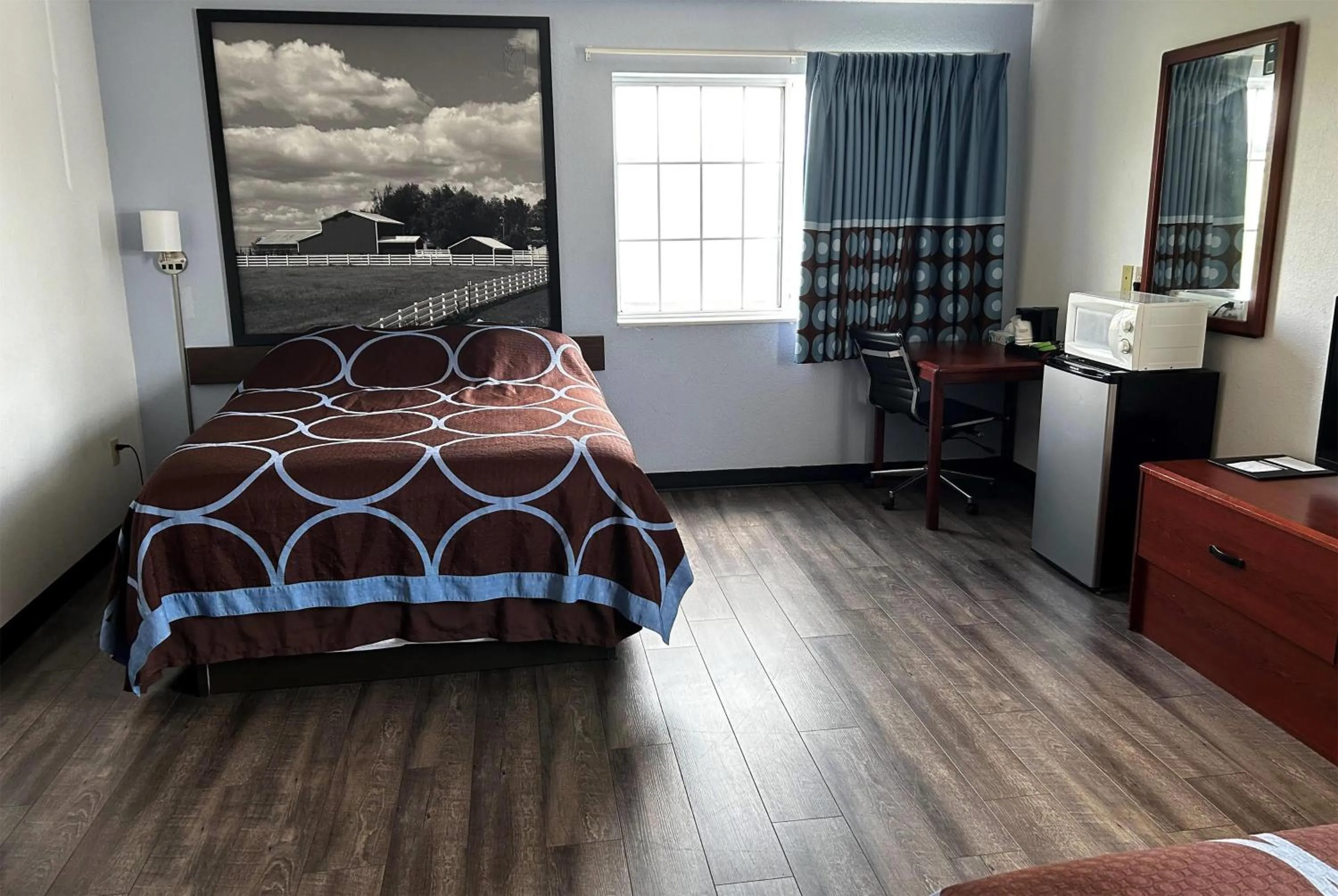 Photo of the whole room, Bed in Super 8 by Wyndham Ida Grove