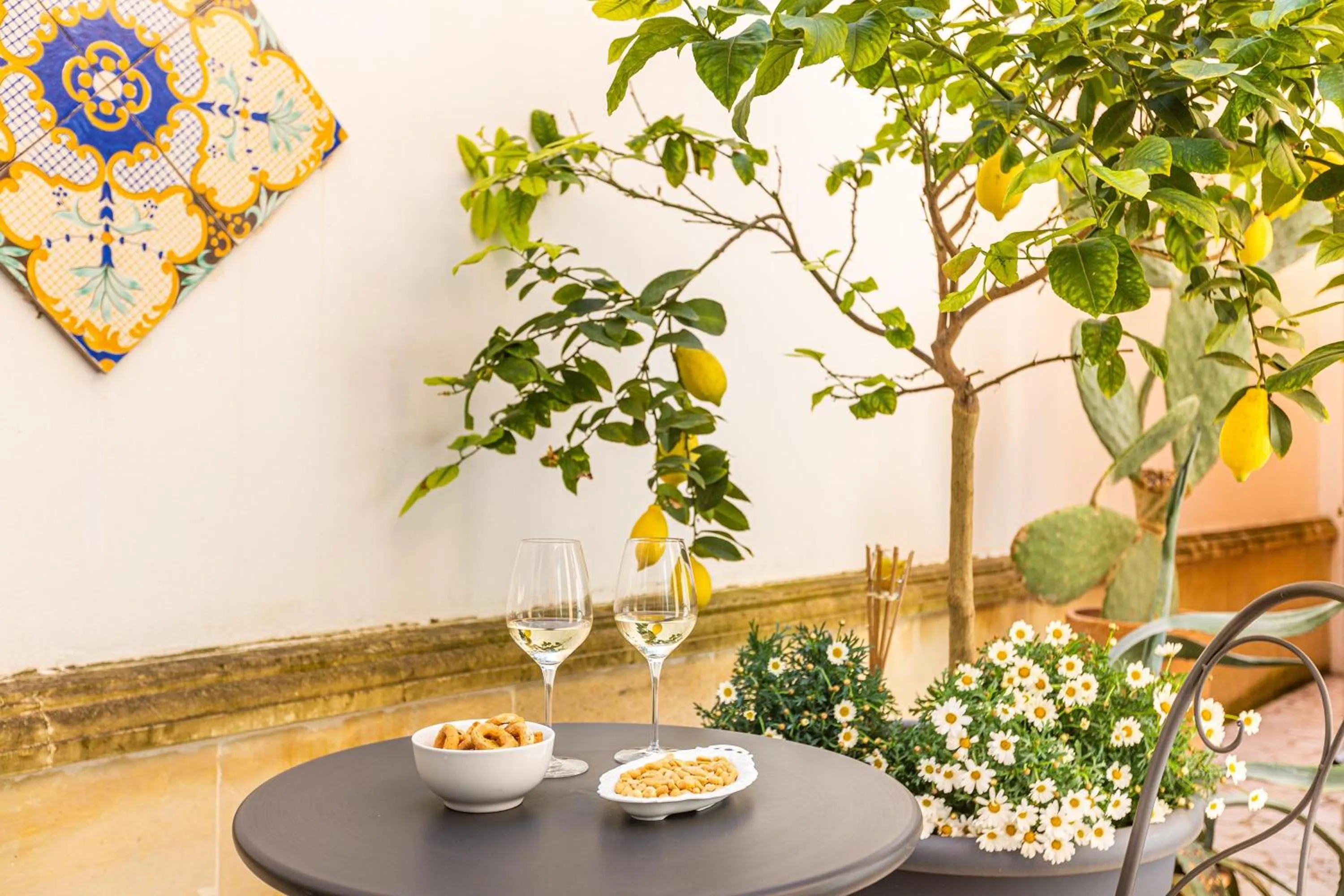 Inner courtyard view in Dimora Le Tre Muse Guesthouse