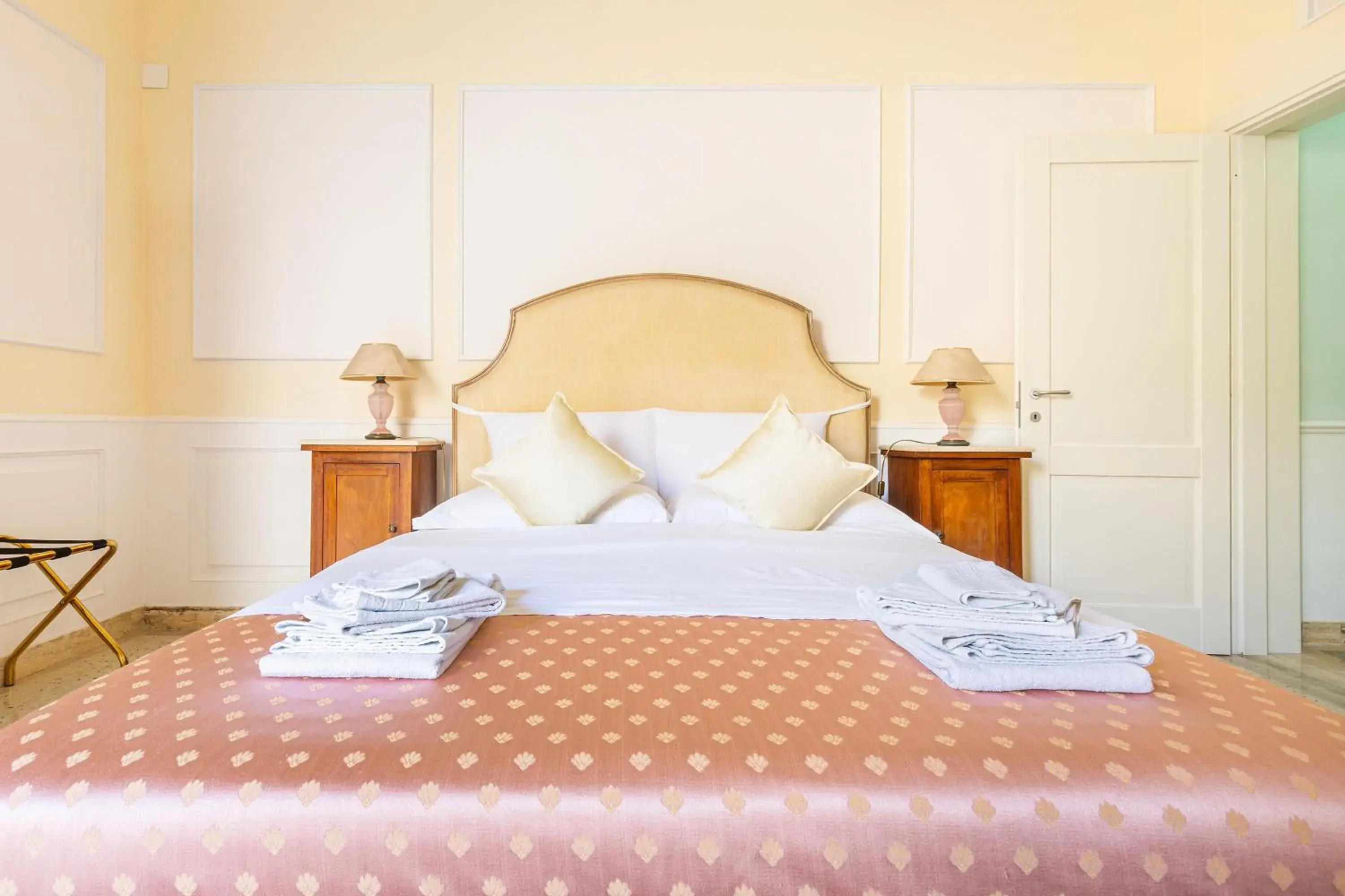 Double Room with Private Bathroom in Dimora Le Tre Muse Guesthouse Double Room with Private Bathroom in Dimora Le Tre Muse Guesthouse