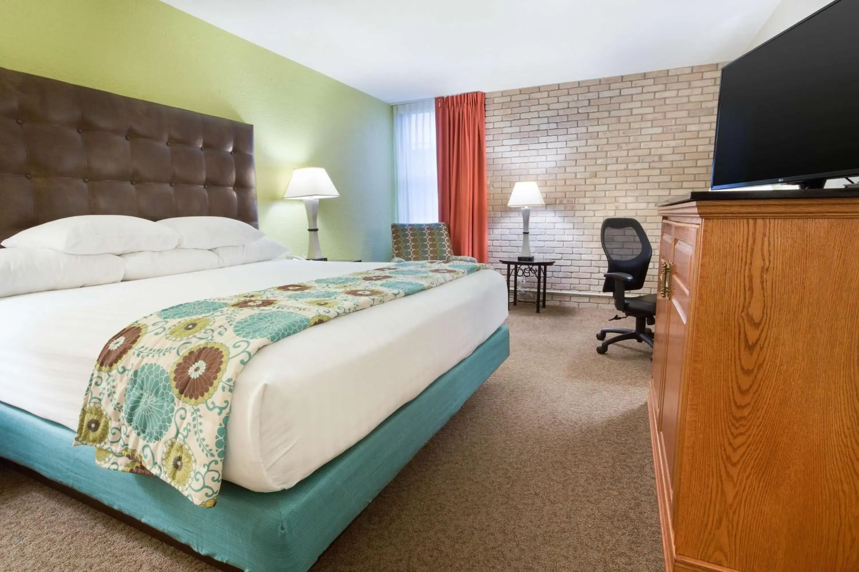 Deluxe King Room in Drury Inn & Suites McAllen Deluxe King Room in Drury Inn & Suites McAllen