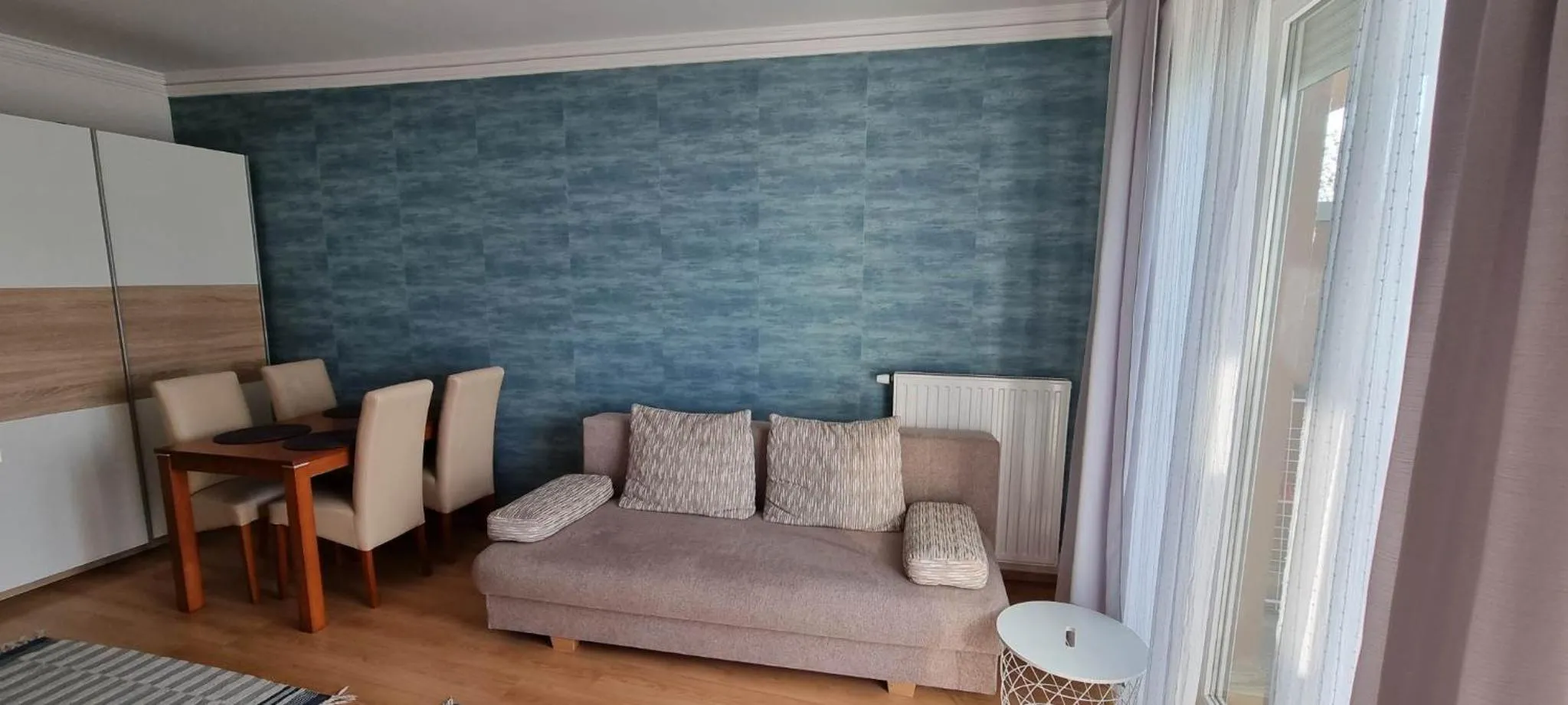 Living room in ‘Good Feelings’