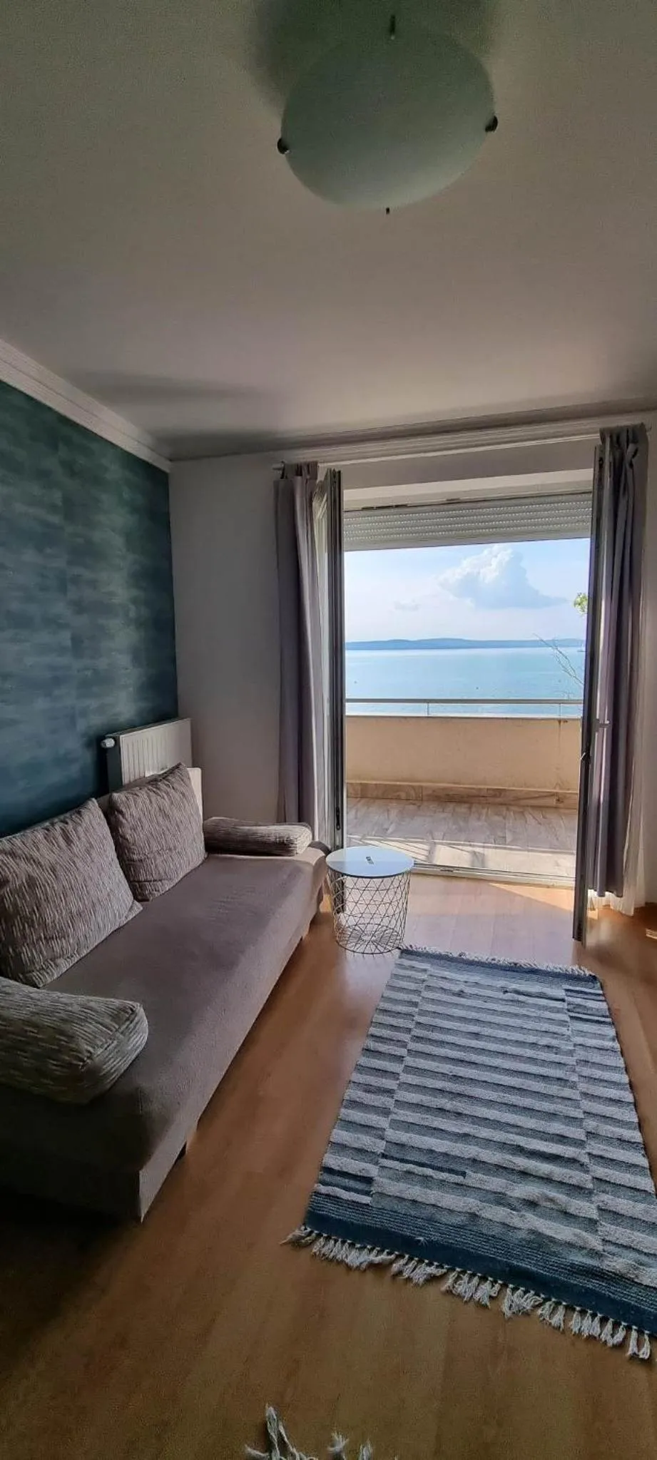 Living room, Bed in ‘Good Feelings’