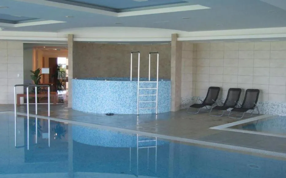 Hot Tub in ‘Good Feelings’