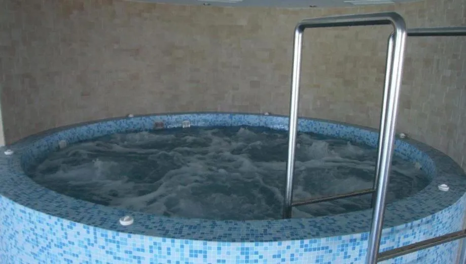 Hot Tub in ‘Good Feelings’