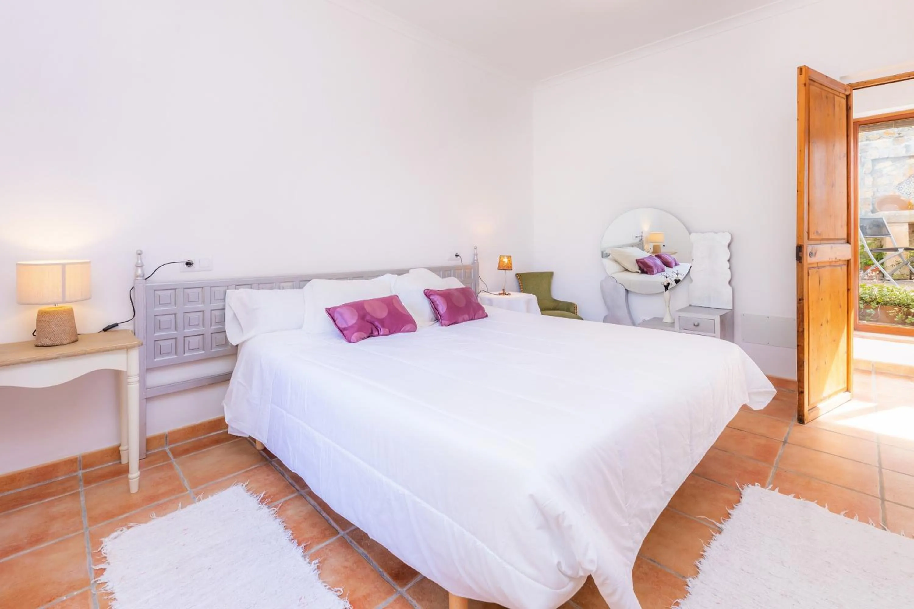 Living room, Bed in Sa Creu De Saume