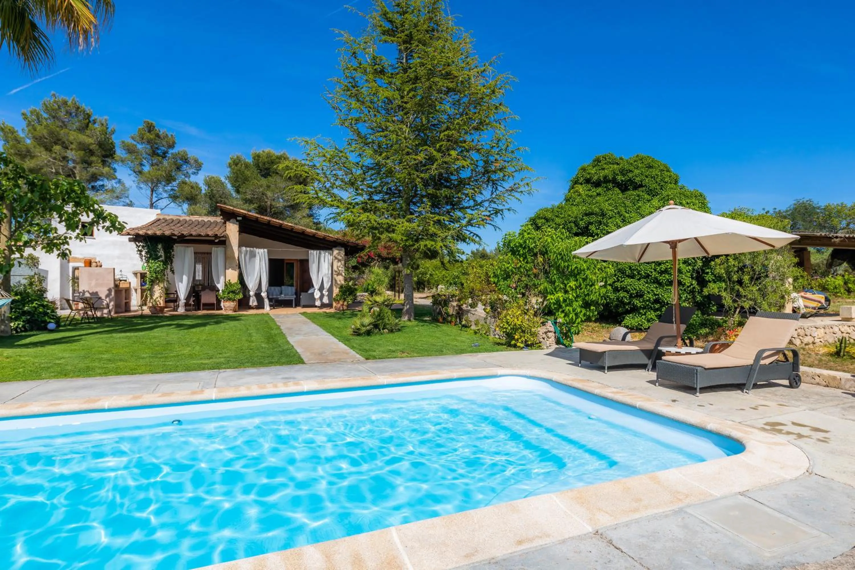 Property building in Sa Creu De Saume