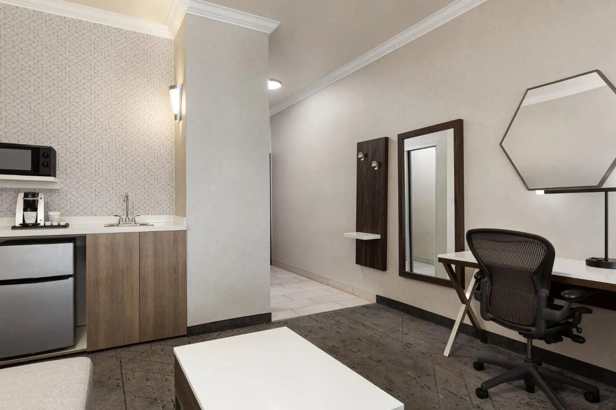 King Suite in Holiday Inn Express & Suites Bakersfield Central, an IHG Hotel King Suite in Holiday Inn Express & Suites Bakersfield Central, an IHG Hotel