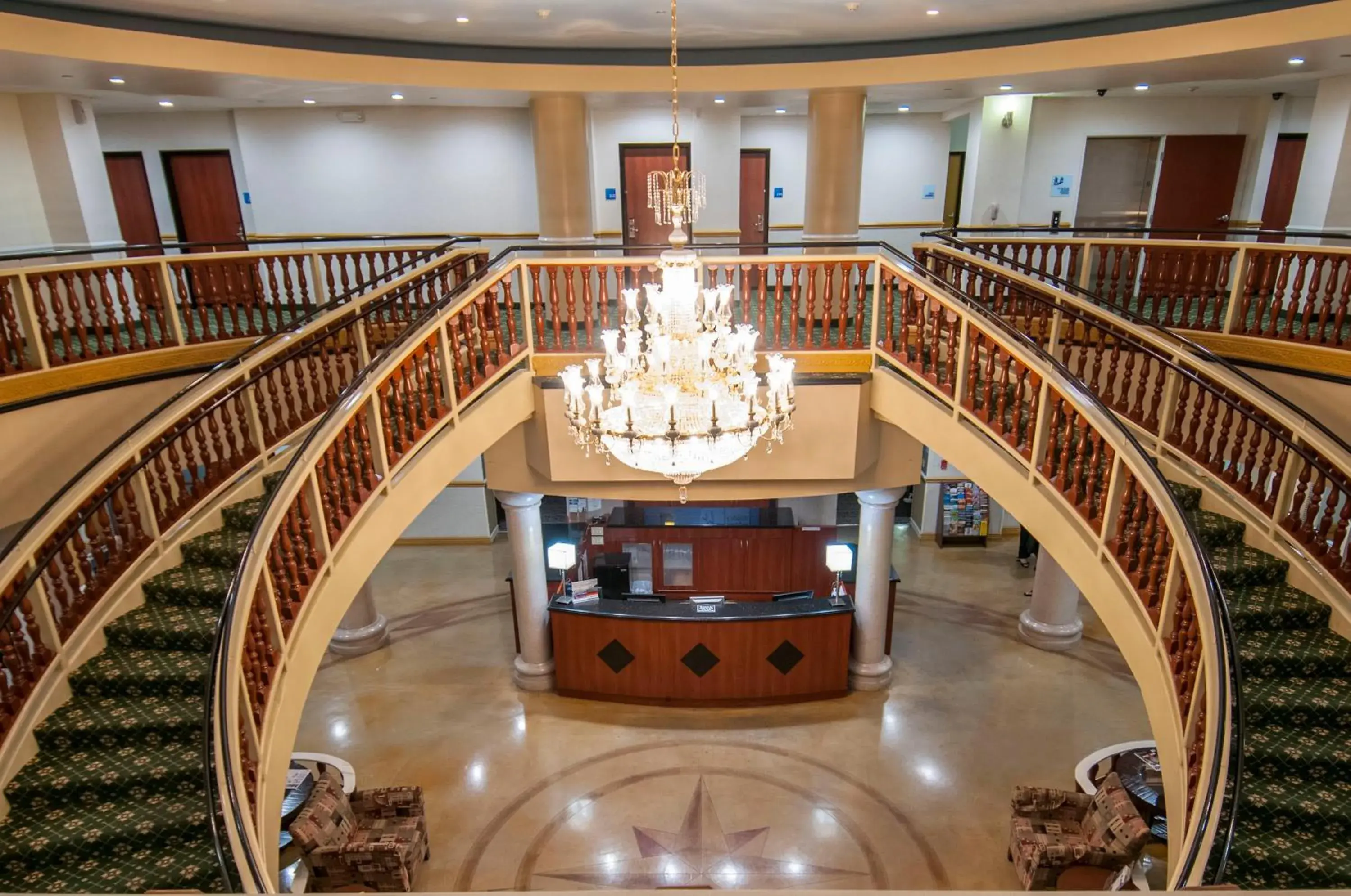 Property building in Holiday Inn Express & Suites Bakersfield Central, an IHG Hotel Property building in Holiday Inn Express & Suites Bakersfield Central, an IHG Hotel