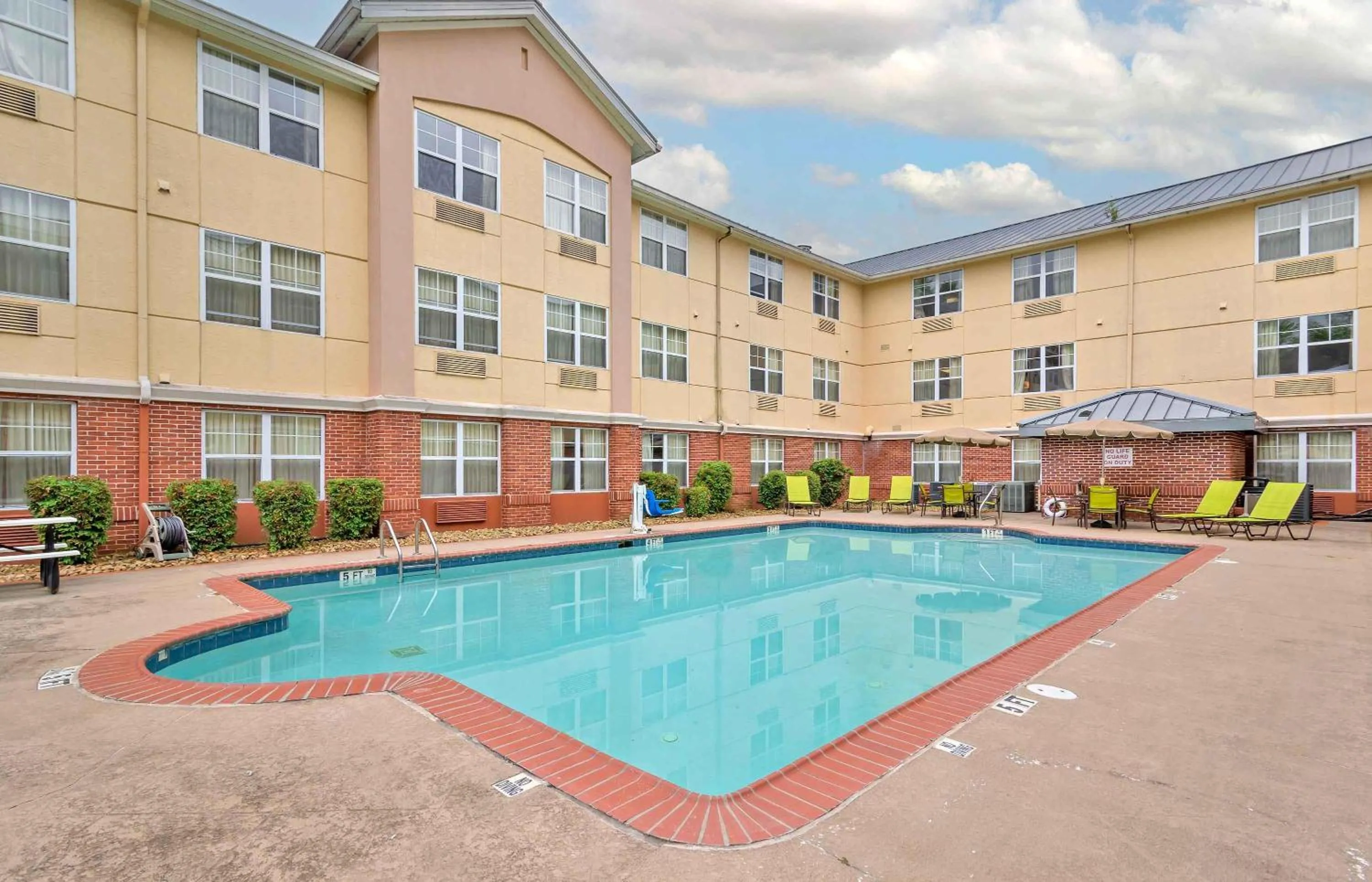 Pool view in Extended Stay America Suites - Atlanta - Alpharetta - Northpoint - West