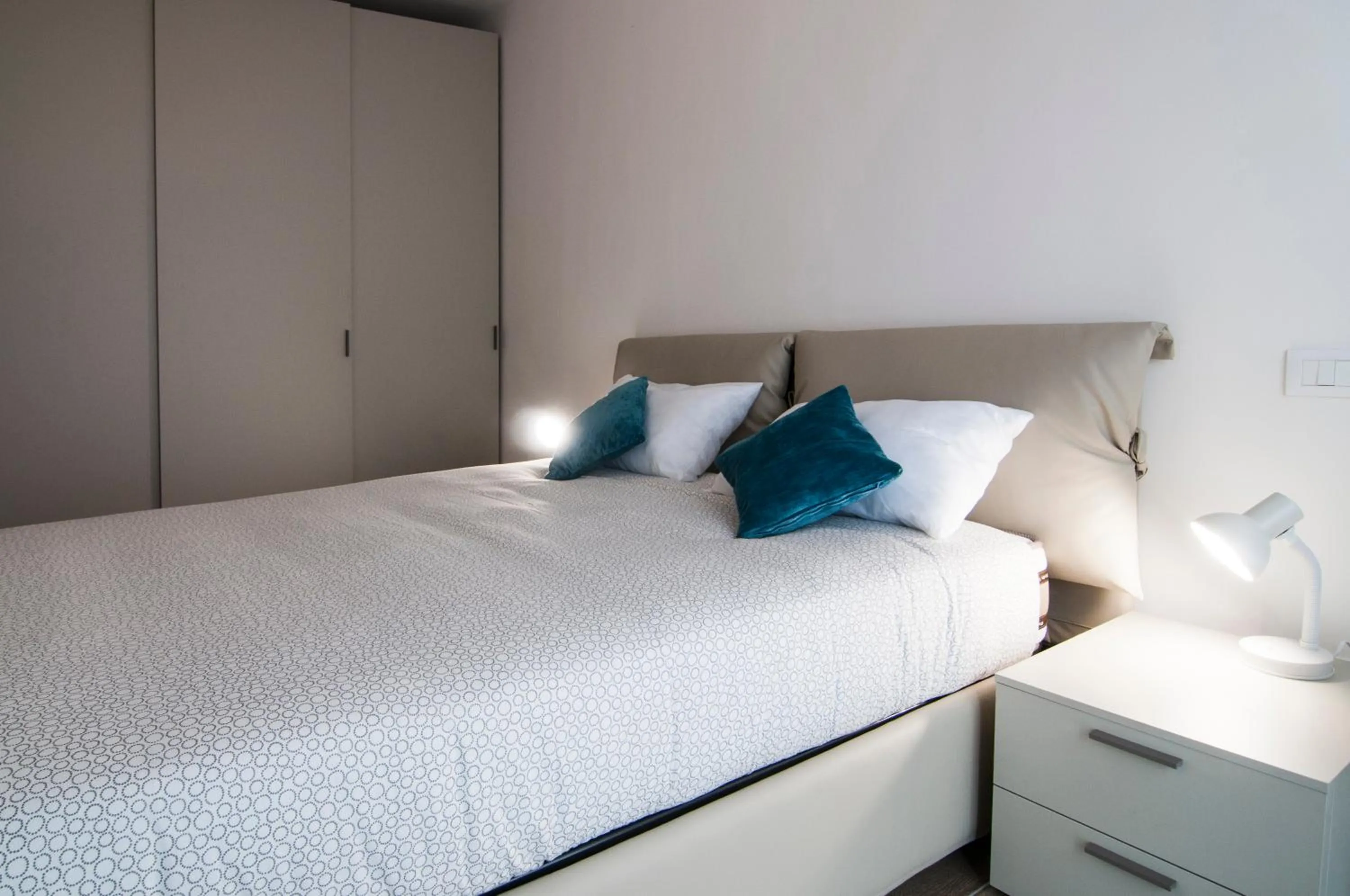 Bedroom, Bed in GuestHost - Fonte Laurentina Apartments