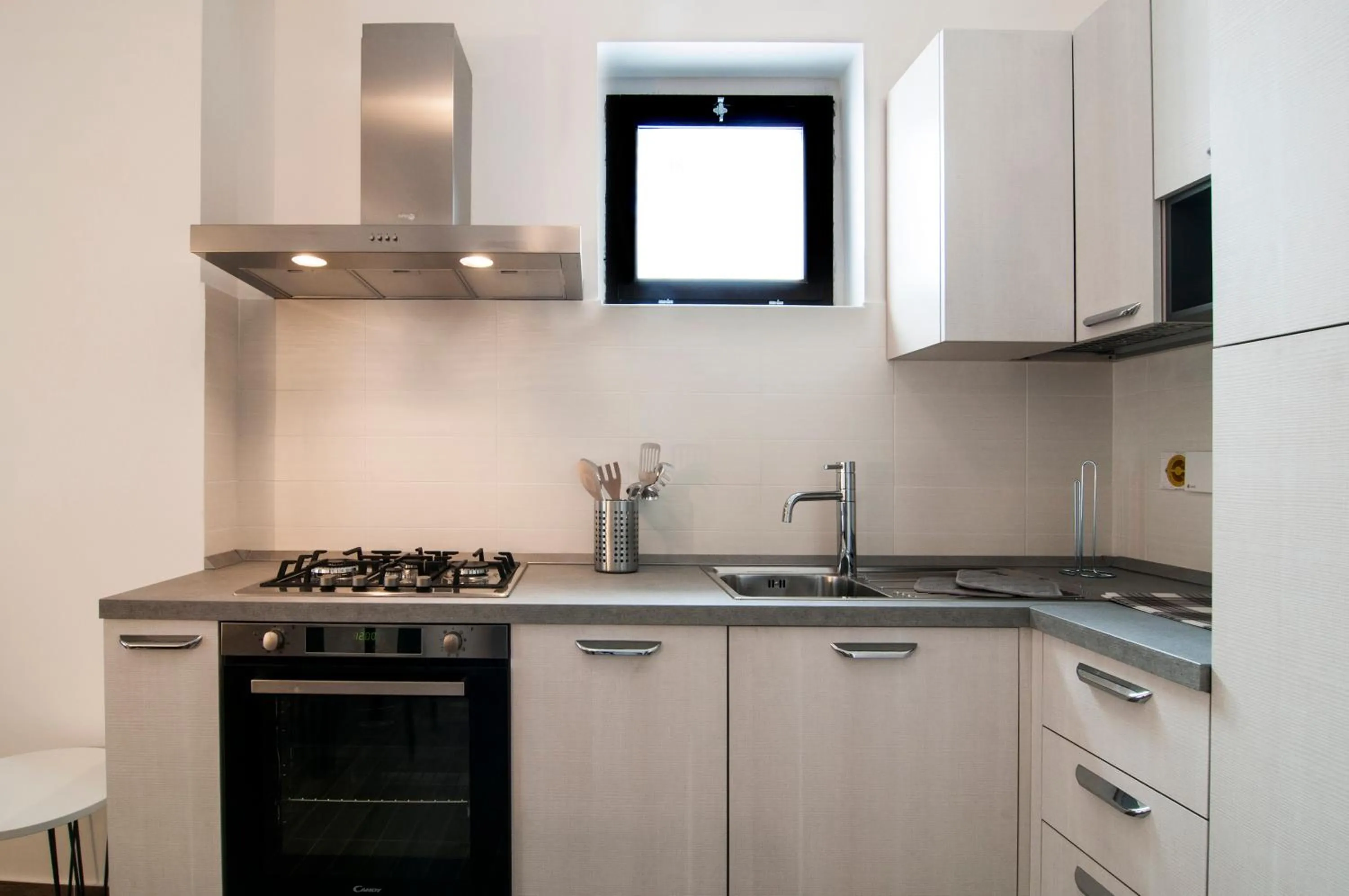 Kitchen or kitchenette in GuestHost - Fonte Laurentina Apartments
