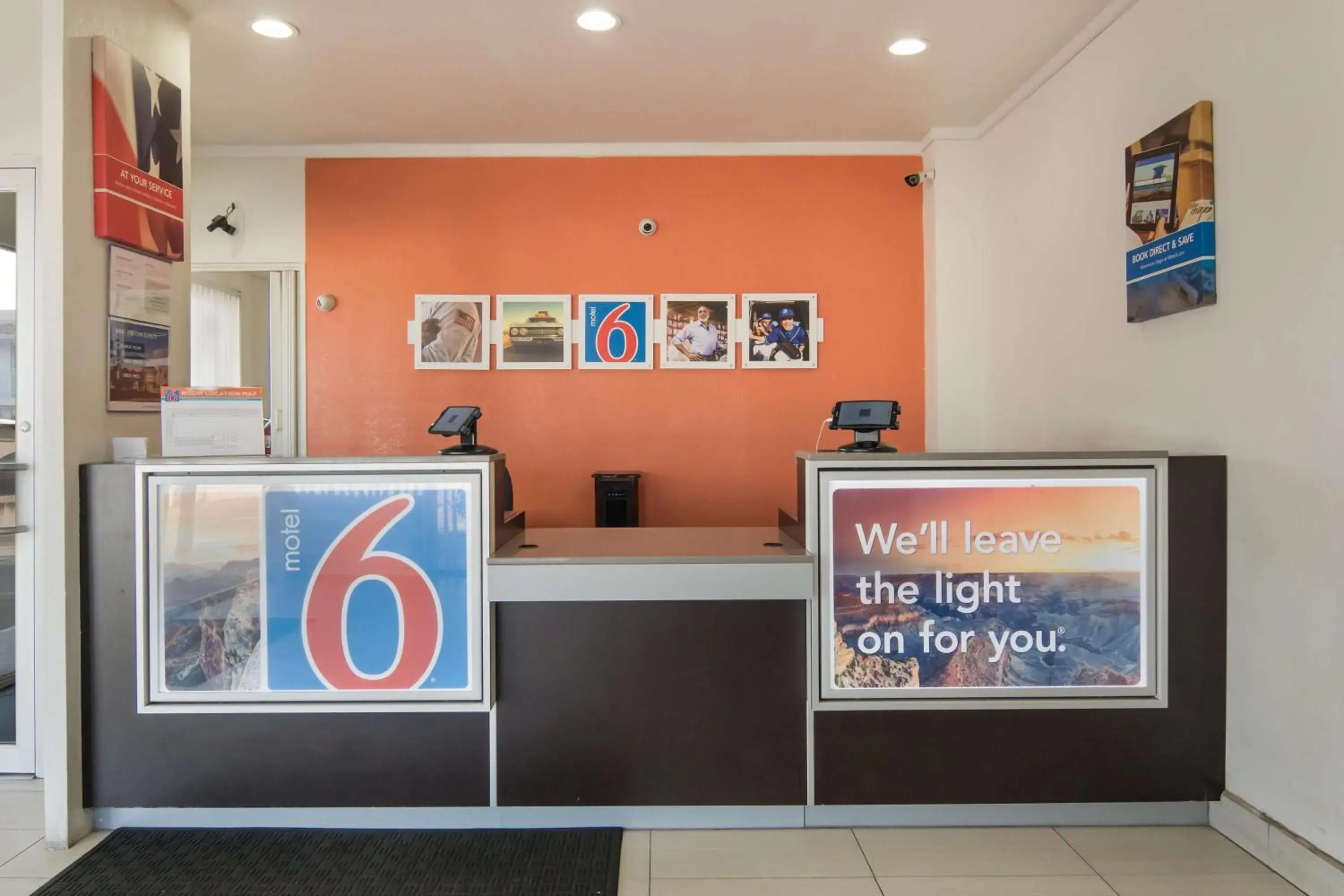 Lobby or reception in Motel 6-Fort Worth, TX - Seminary Lobby or reception in Motel 6-Fort Worth, TX - Seminary