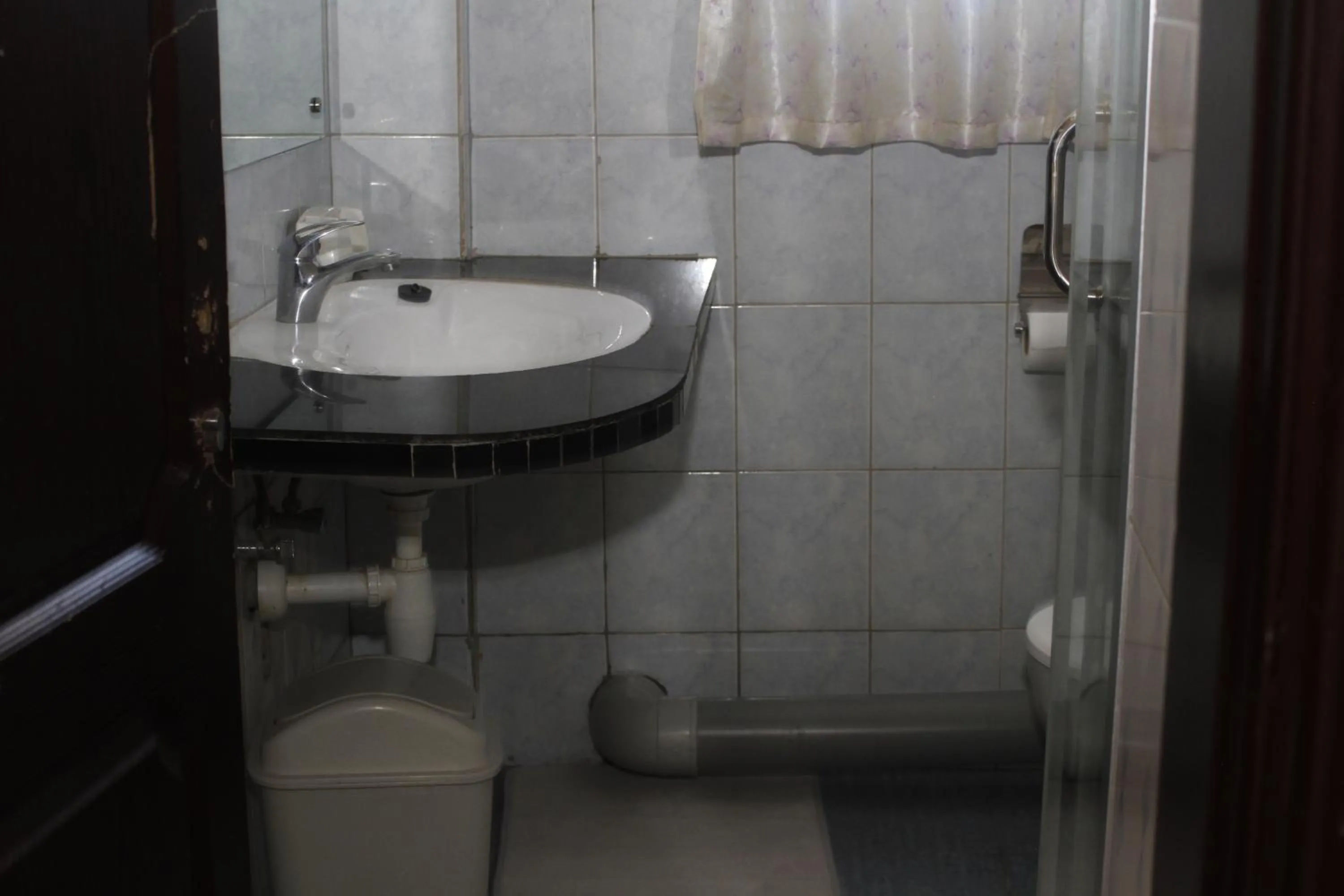 Bathroom in Karibu BB Suites