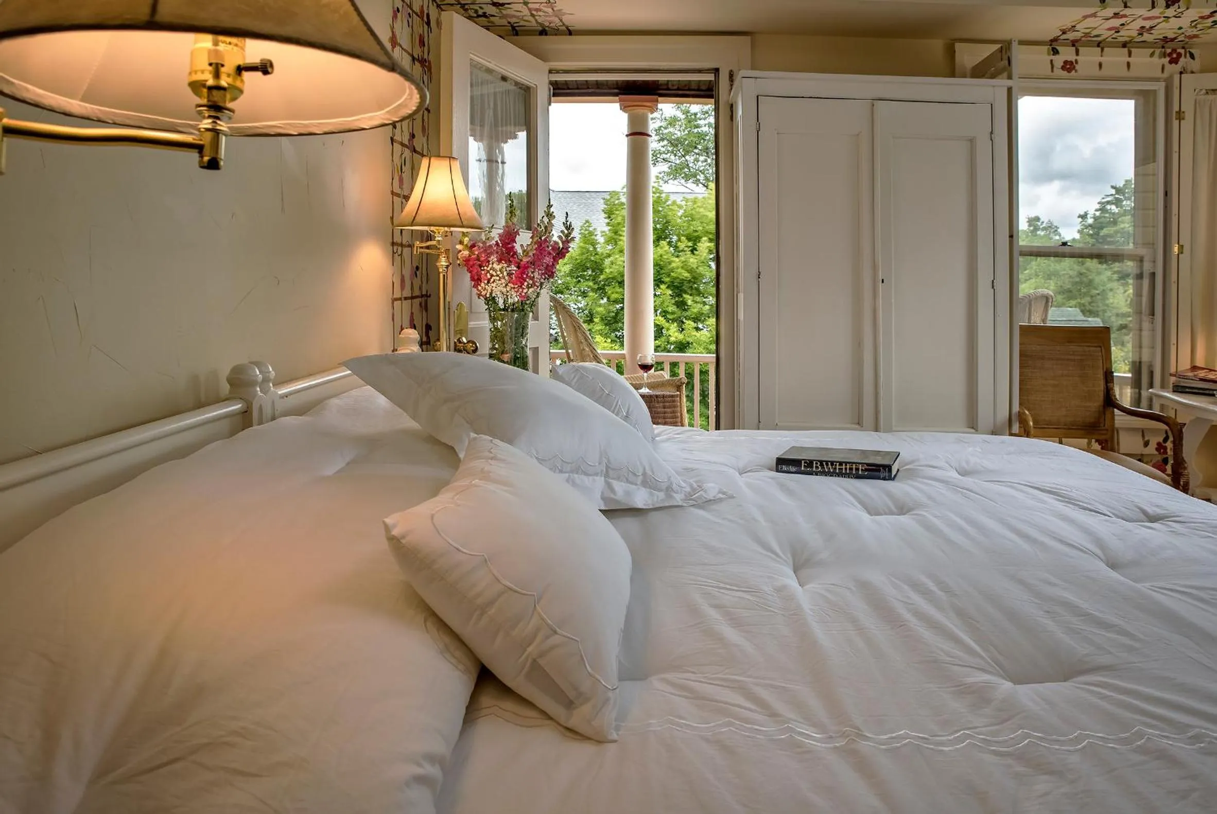 Bed in Spencer Hotel & Spa Chautauqua