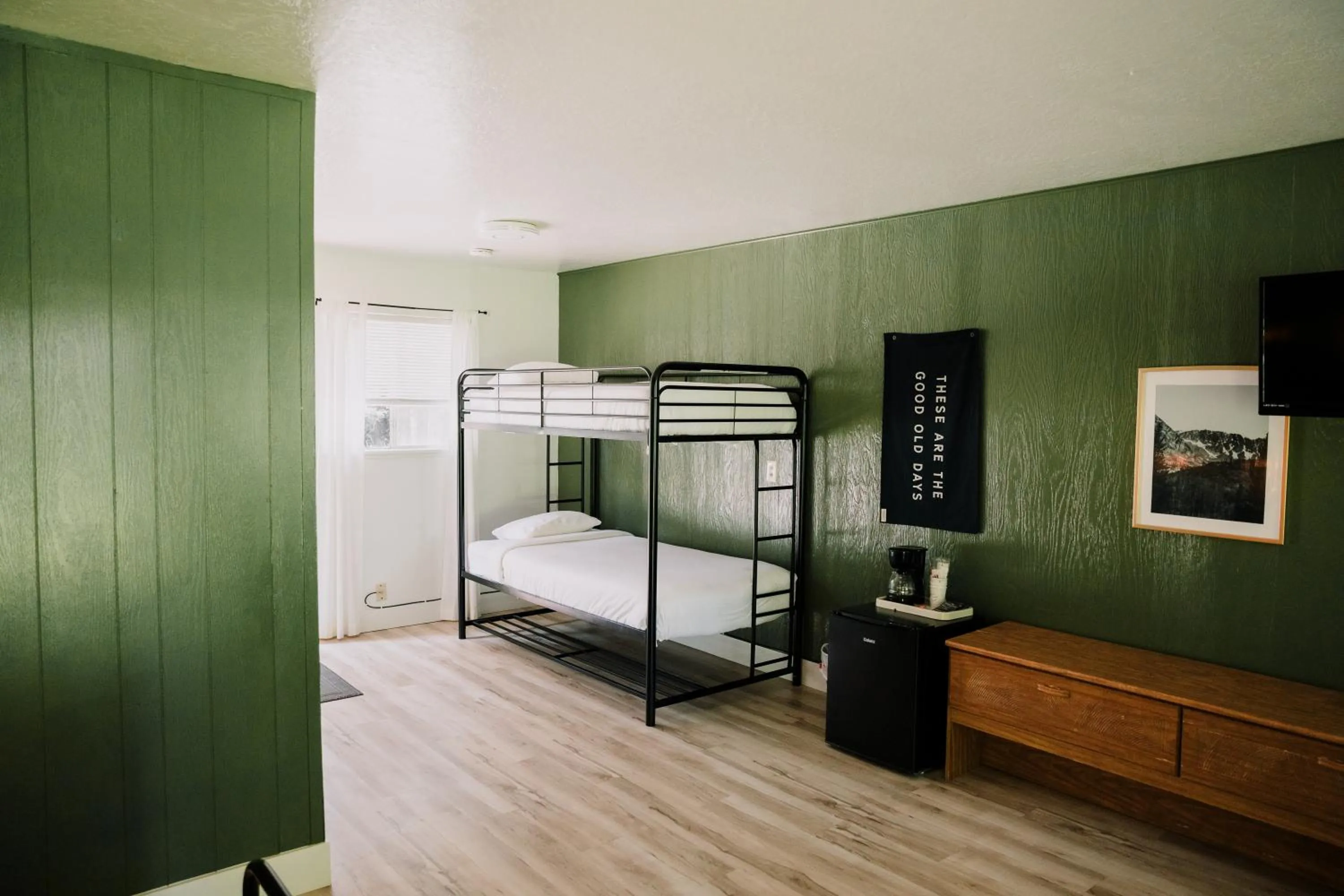 Photo of the whole room, Bed in The Long Barn Lodge