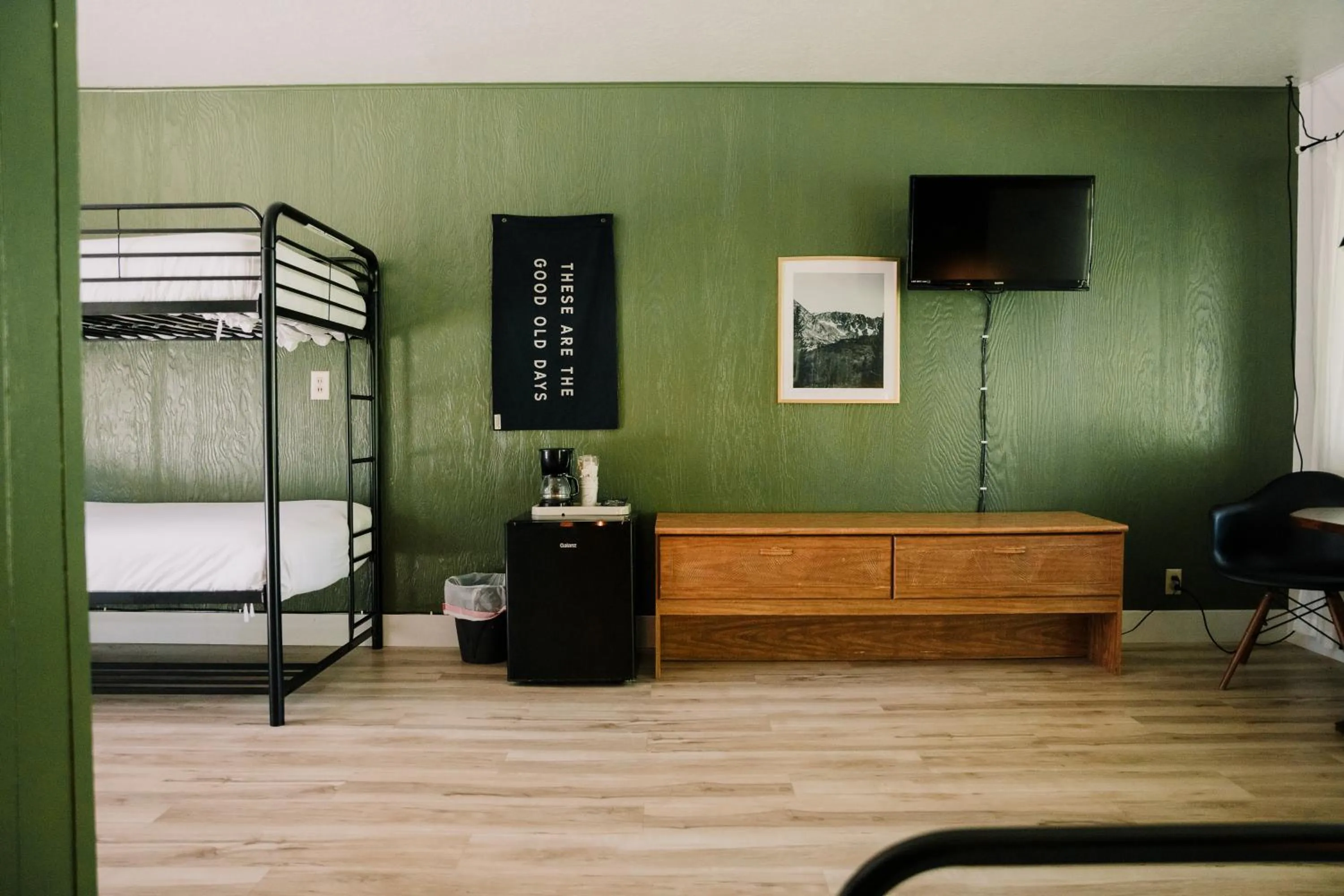 Photo of the whole room, Bed in The Long Barn Lodge