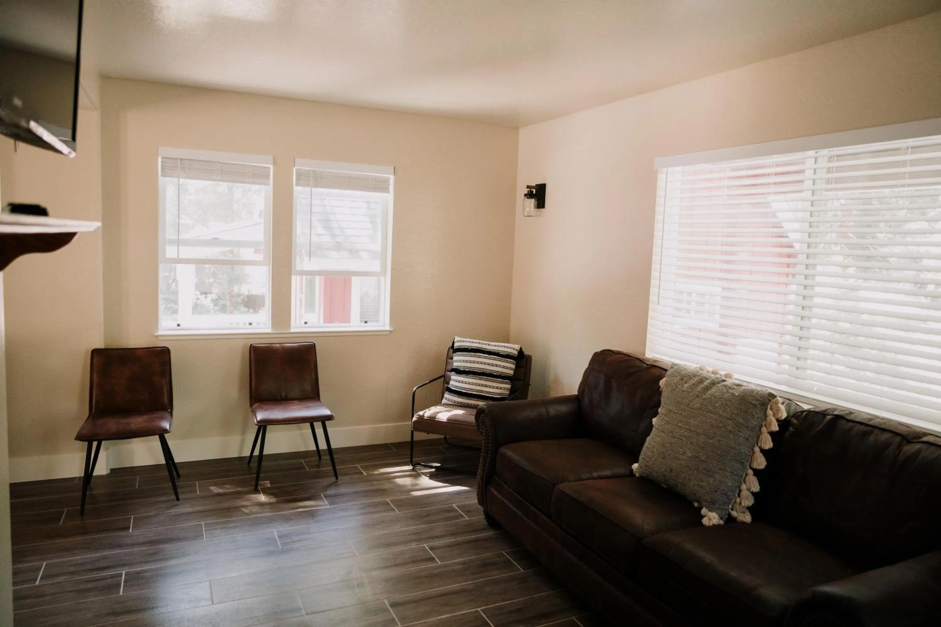 Living room in The Long Barn Lodge