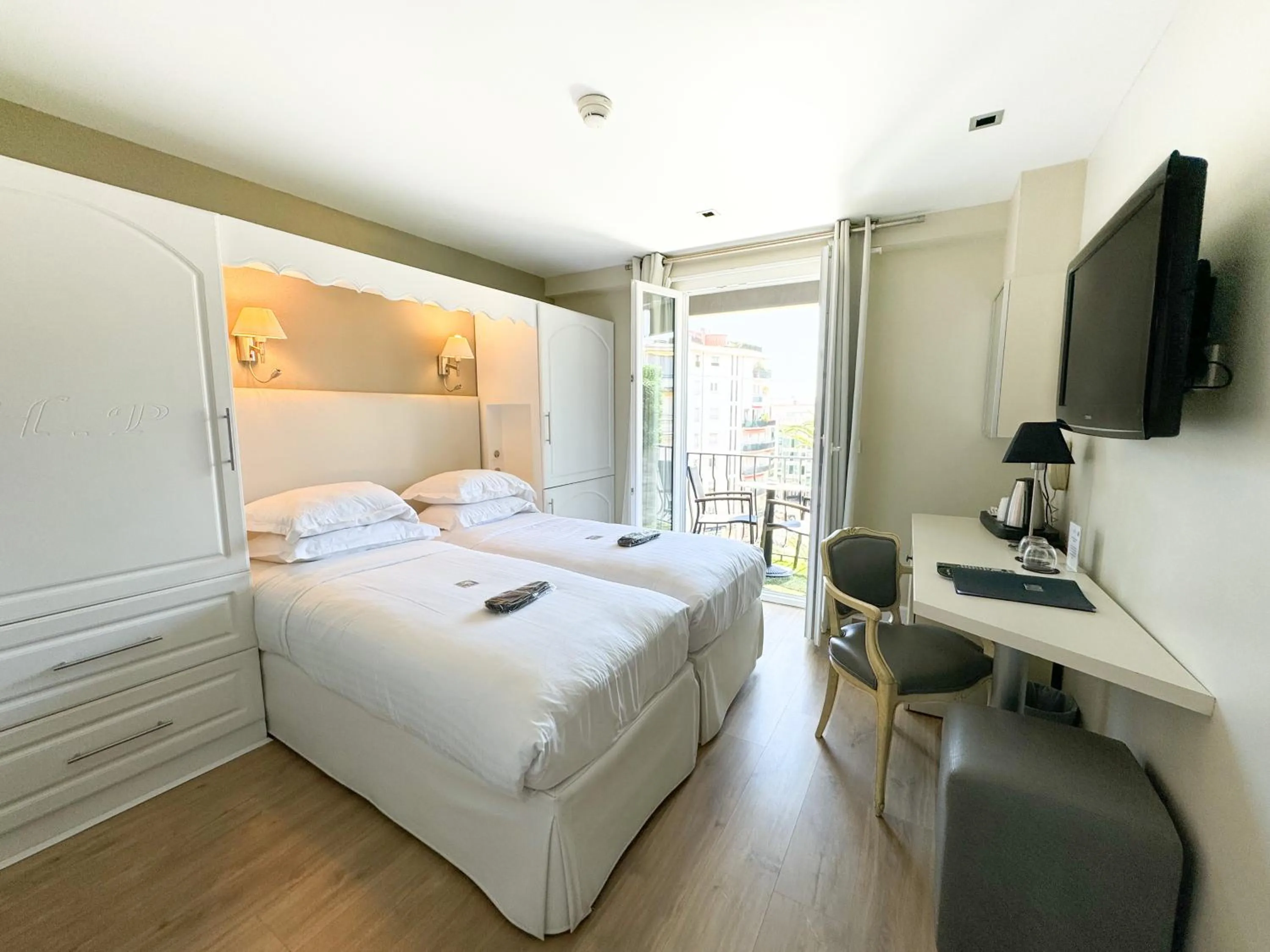 Bed in Hôtel de Provence