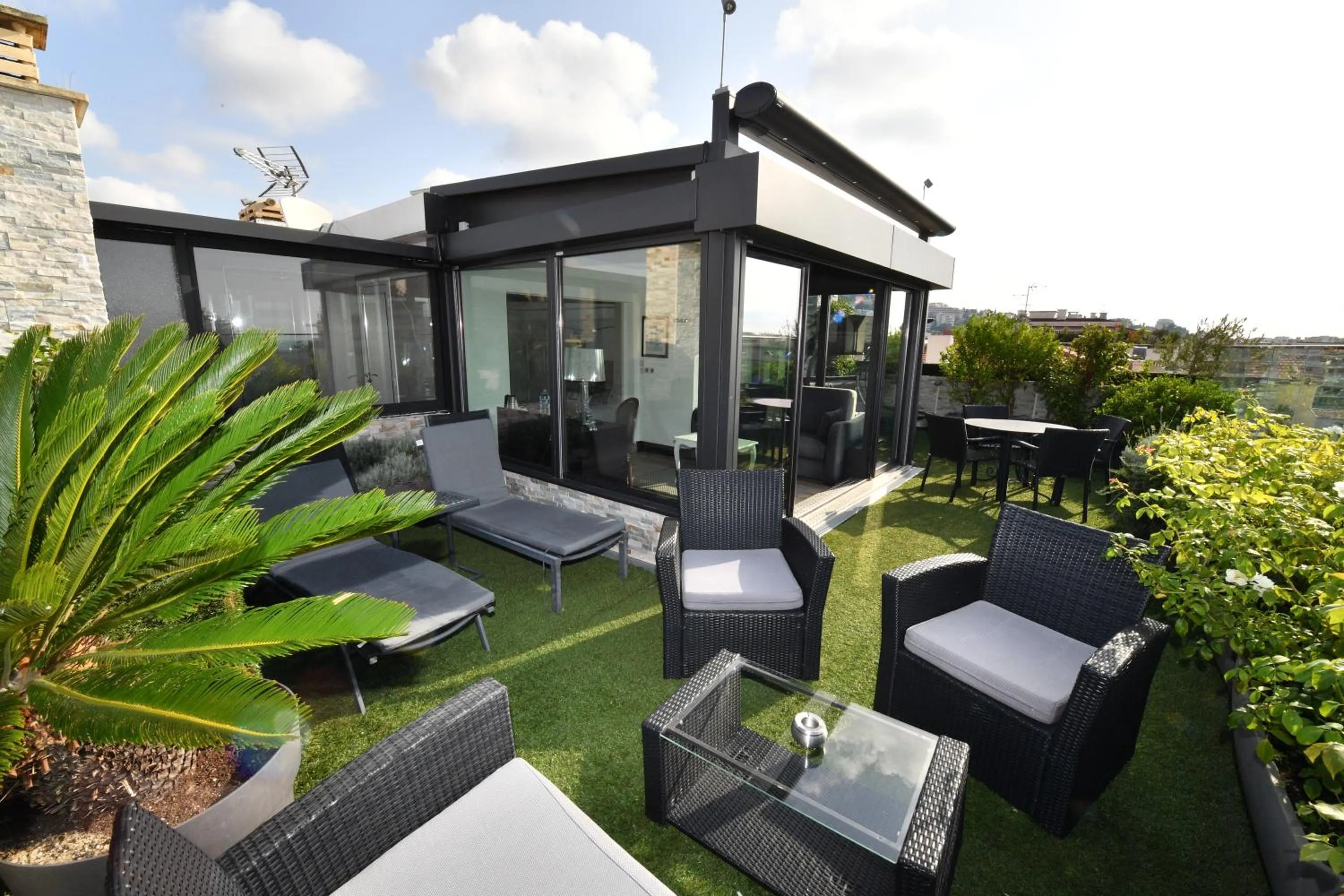 Patio in Hôtel de Provence