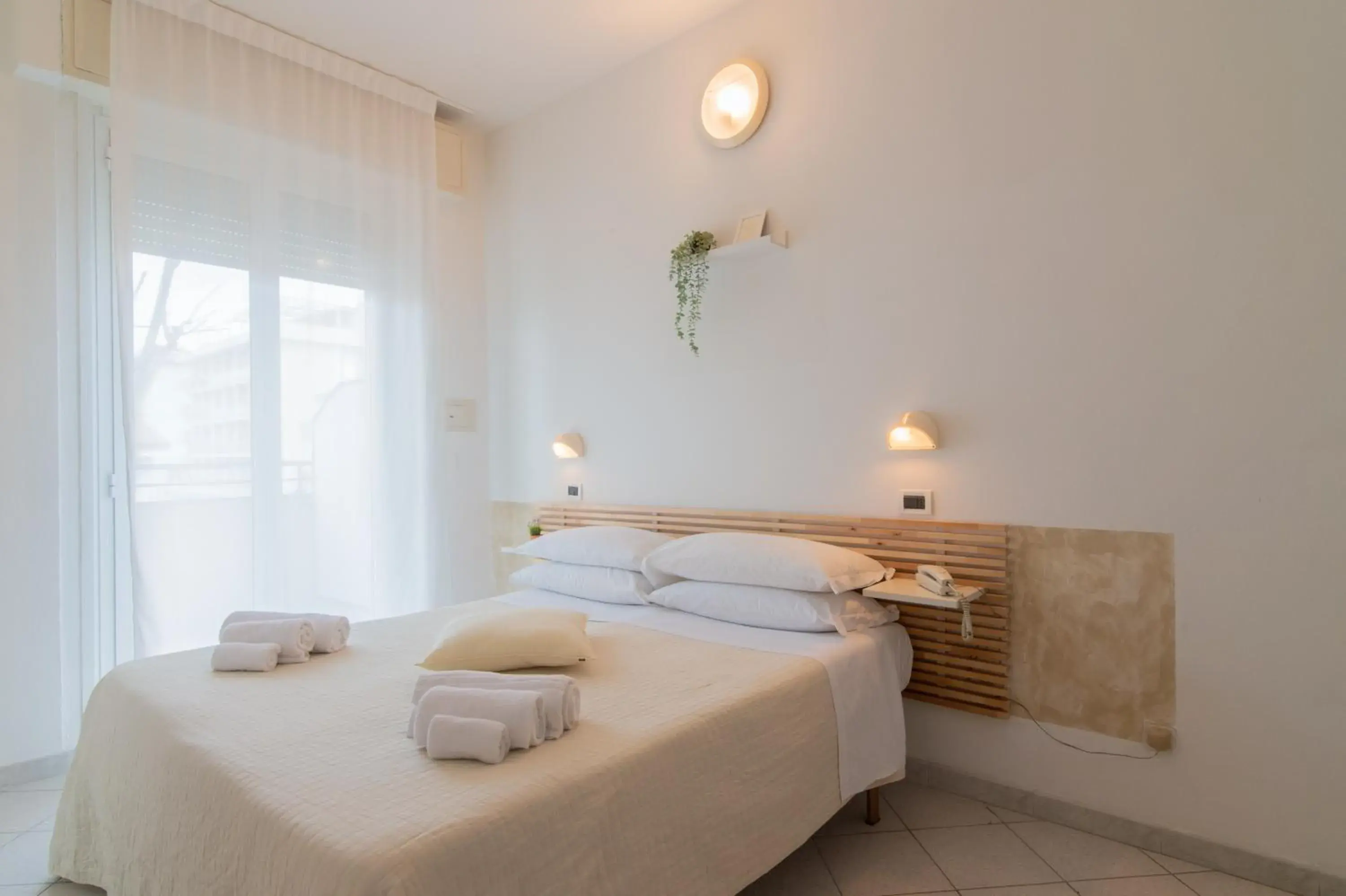 Triple Room in HOTEL JOHN Triple Room in HOTEL JOHN