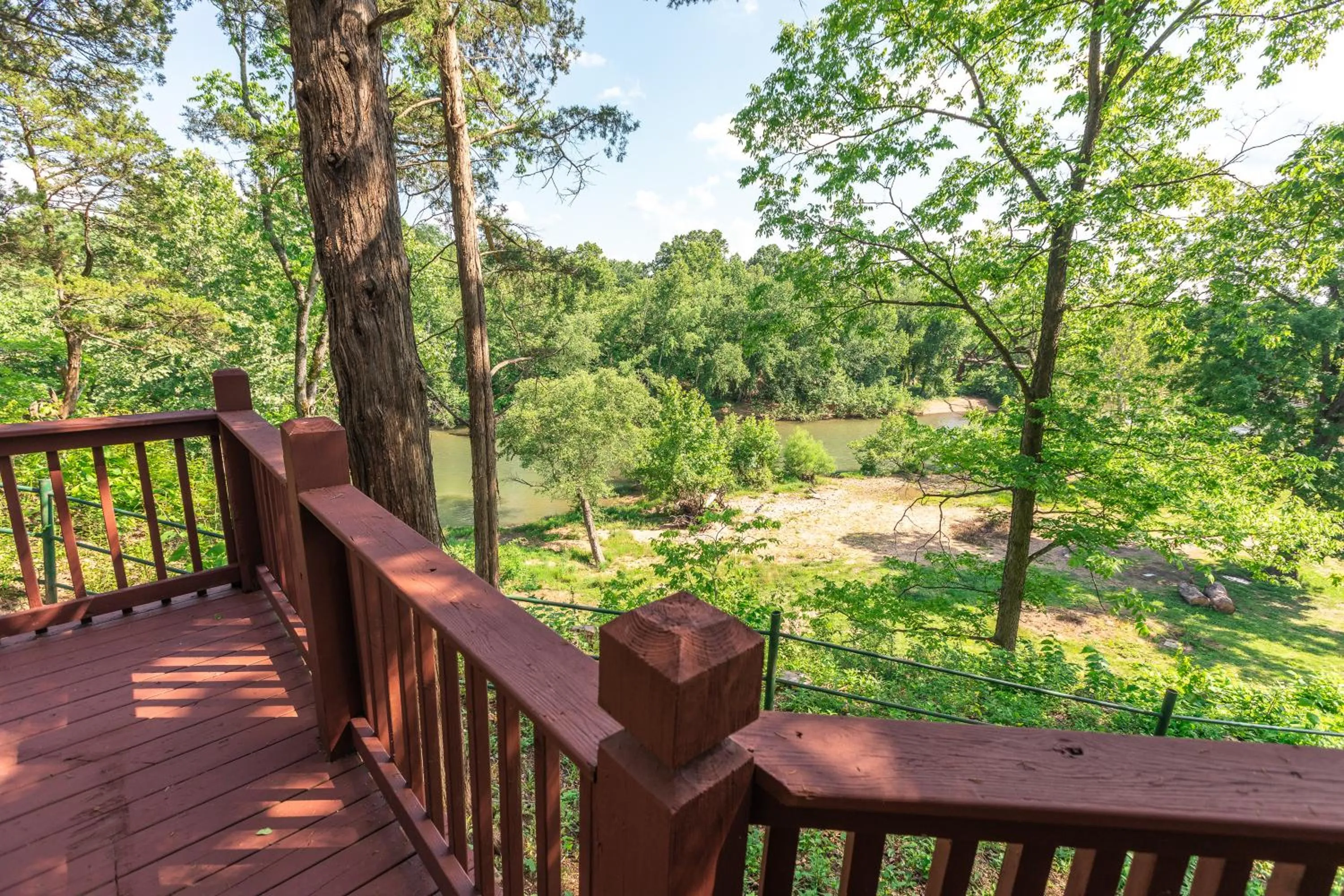 Property building in Meramec River Resort