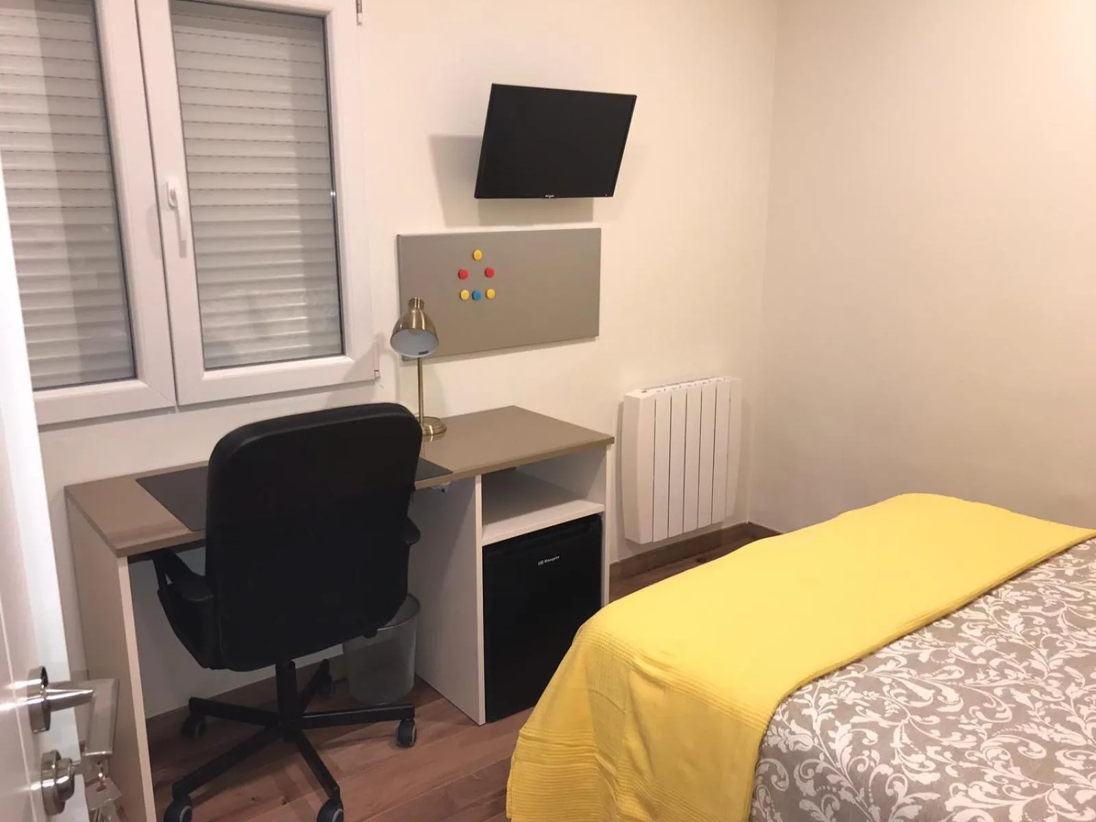 TV and multimedia in RESIDENCIA COMPOSTELA 2