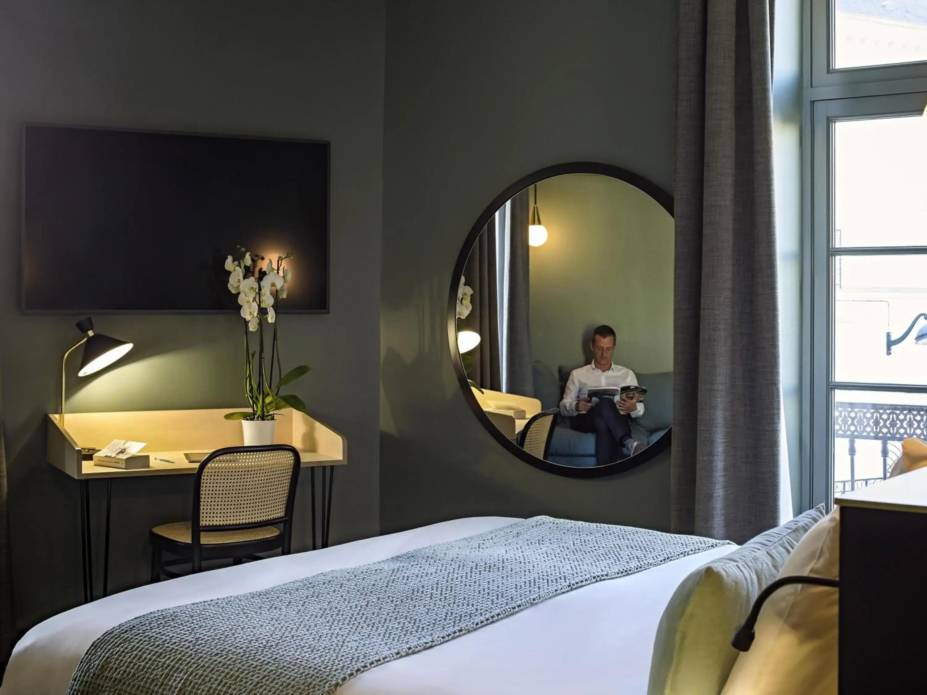 Bedroom, Bed in Mercure Nantes Centre Passage Pommeraye Bedroom, Bed in Mercure Nantes Centre Passage Pommeraye