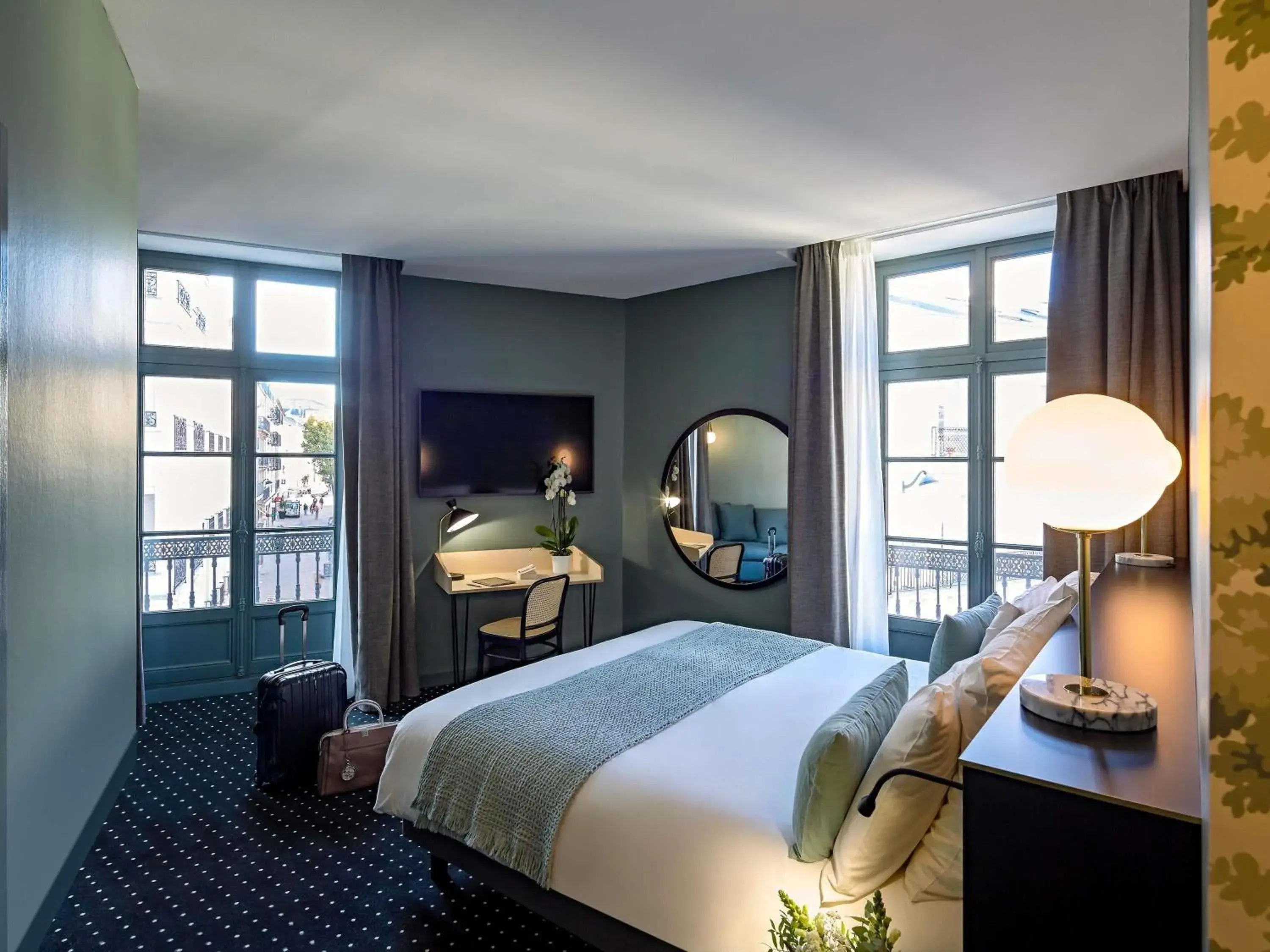 Bedroom, Bed in Mercure Nantes Centre Passage Pommeraye Bedroom, Bed in Mercure Nantes Centre Passage Pommeraye