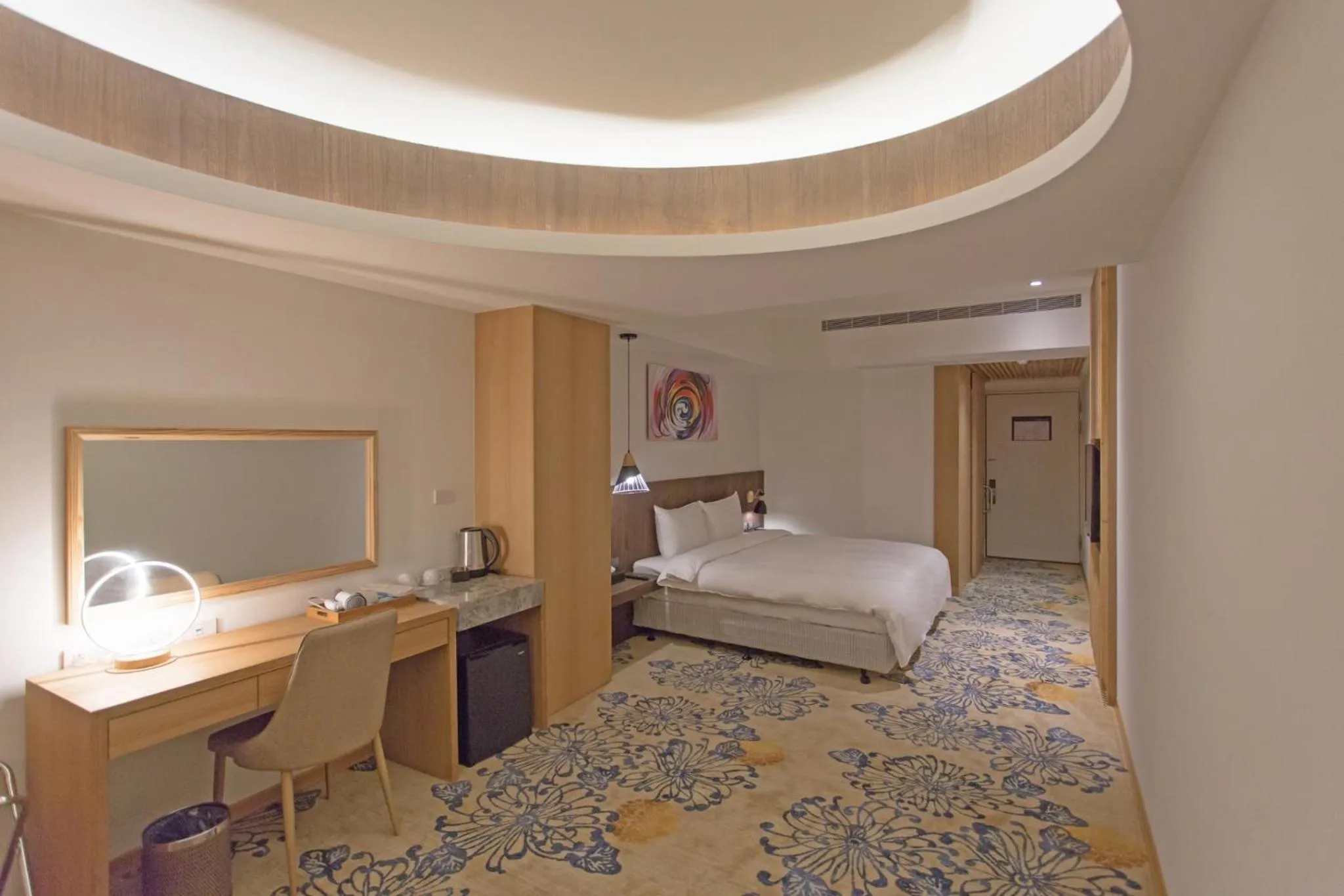 Photo of the whole room, Bed in Seeing Inn