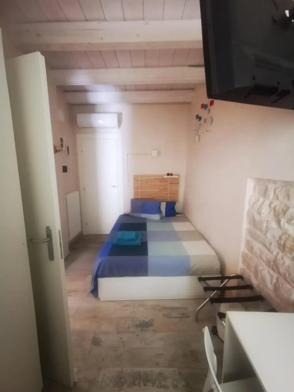Single Room with Bathroom in San Pietro al Borgo Single Room with Bathroom in San Pietro al Borgo