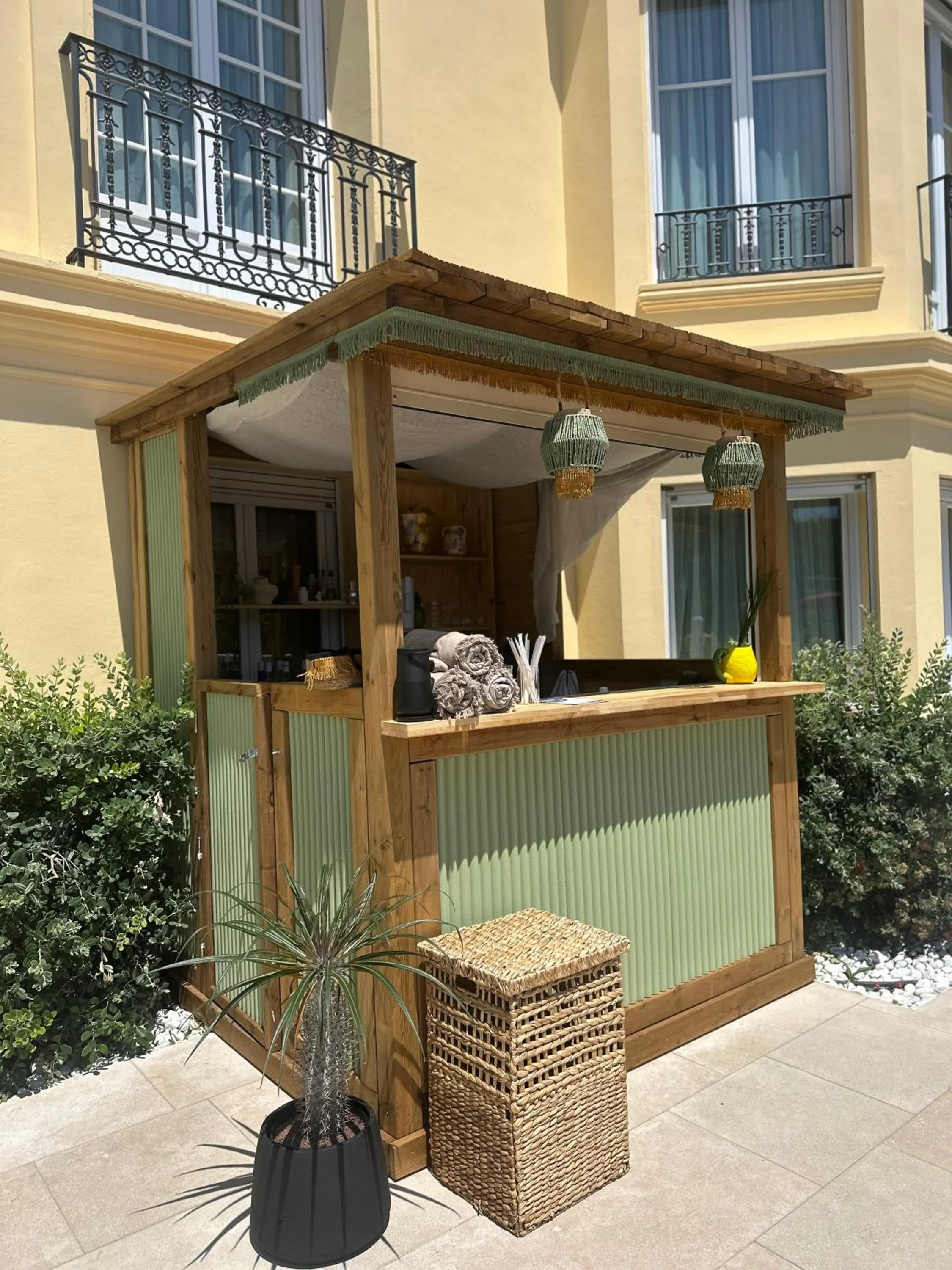 Swimming pool in Hotel Carlton