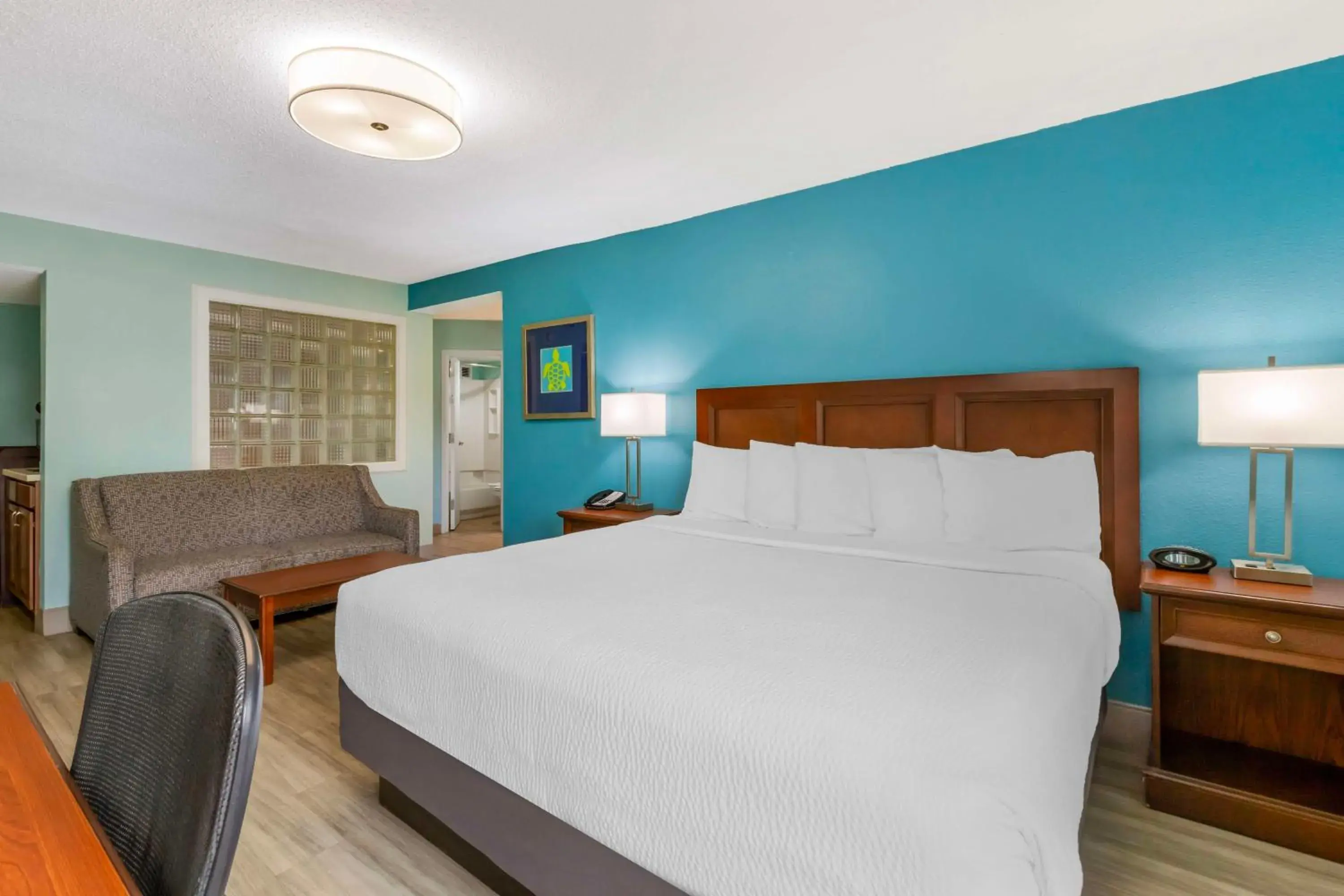 Bedroom in Best Western Plus Myrtle Beach@Intracoastal Bedroom in Best Western Plus Myrtle Beach@Intracoastal
