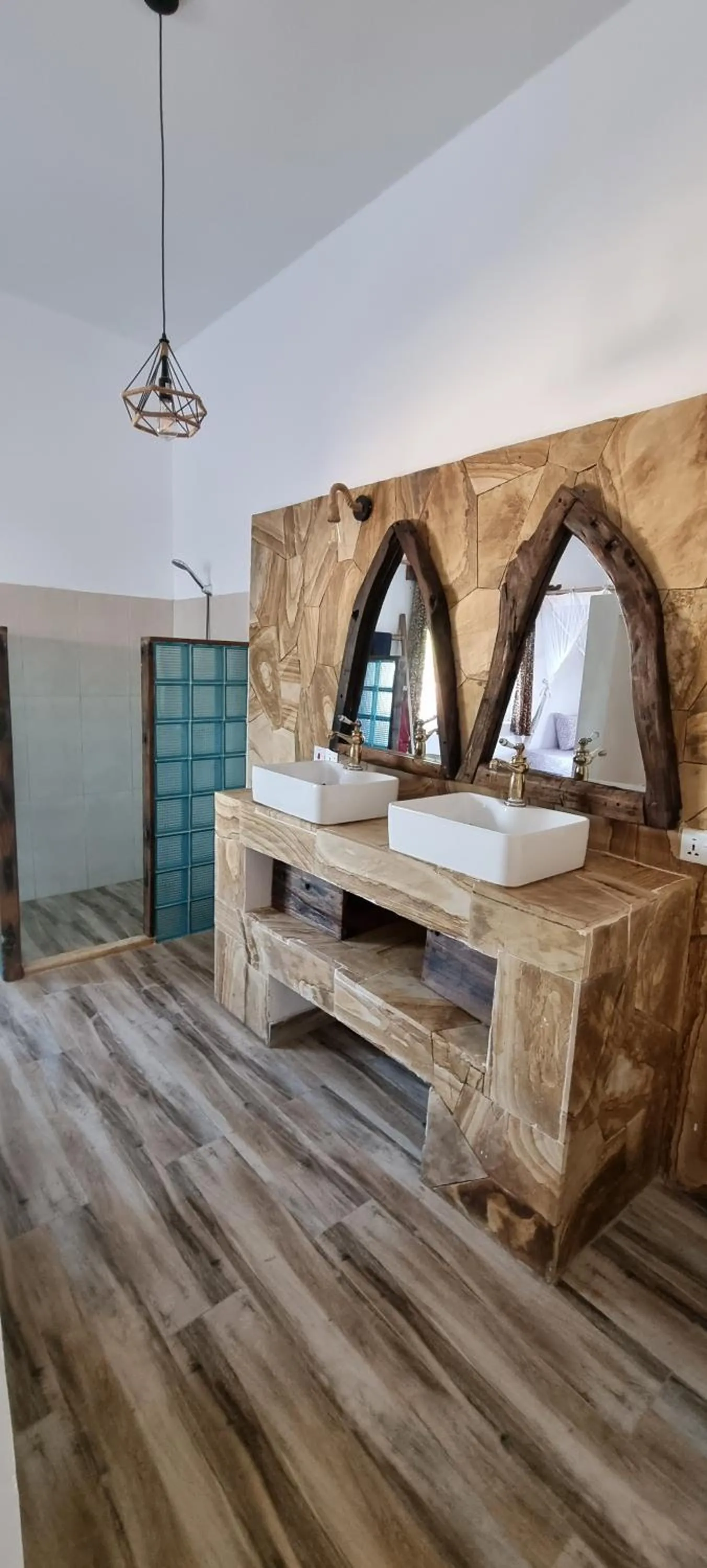 Shower in Salama & Mbuyuni Bungalows