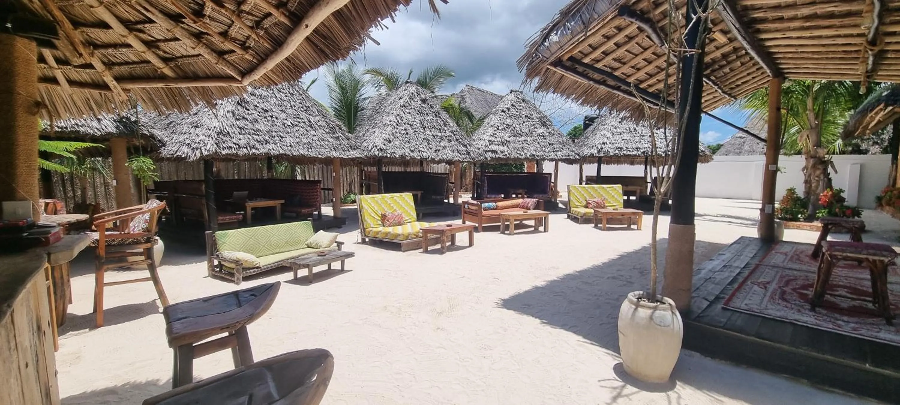 Restaurant/places to eat in Salama & Mbuyuni Bungalows