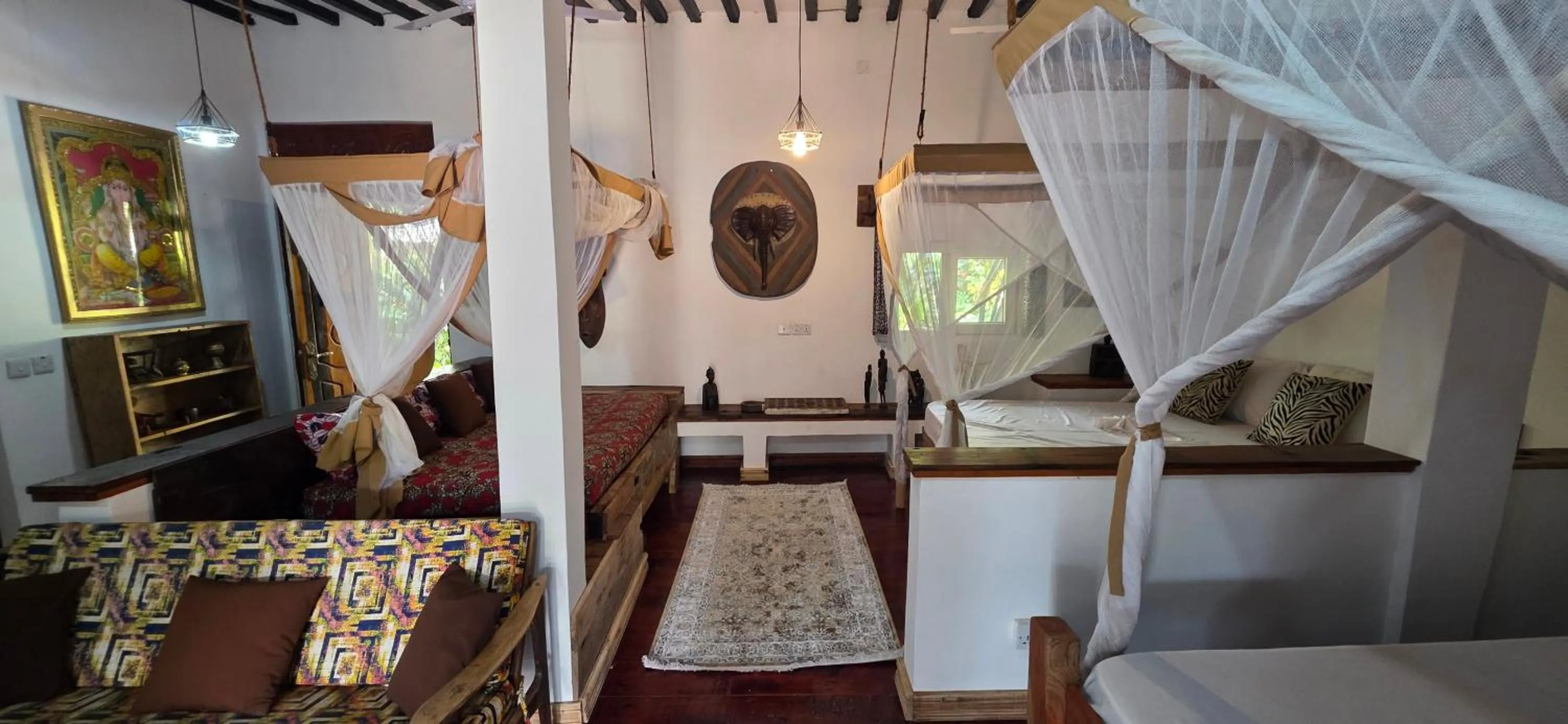 Bed in Salama & Mbuyuni Bungalows