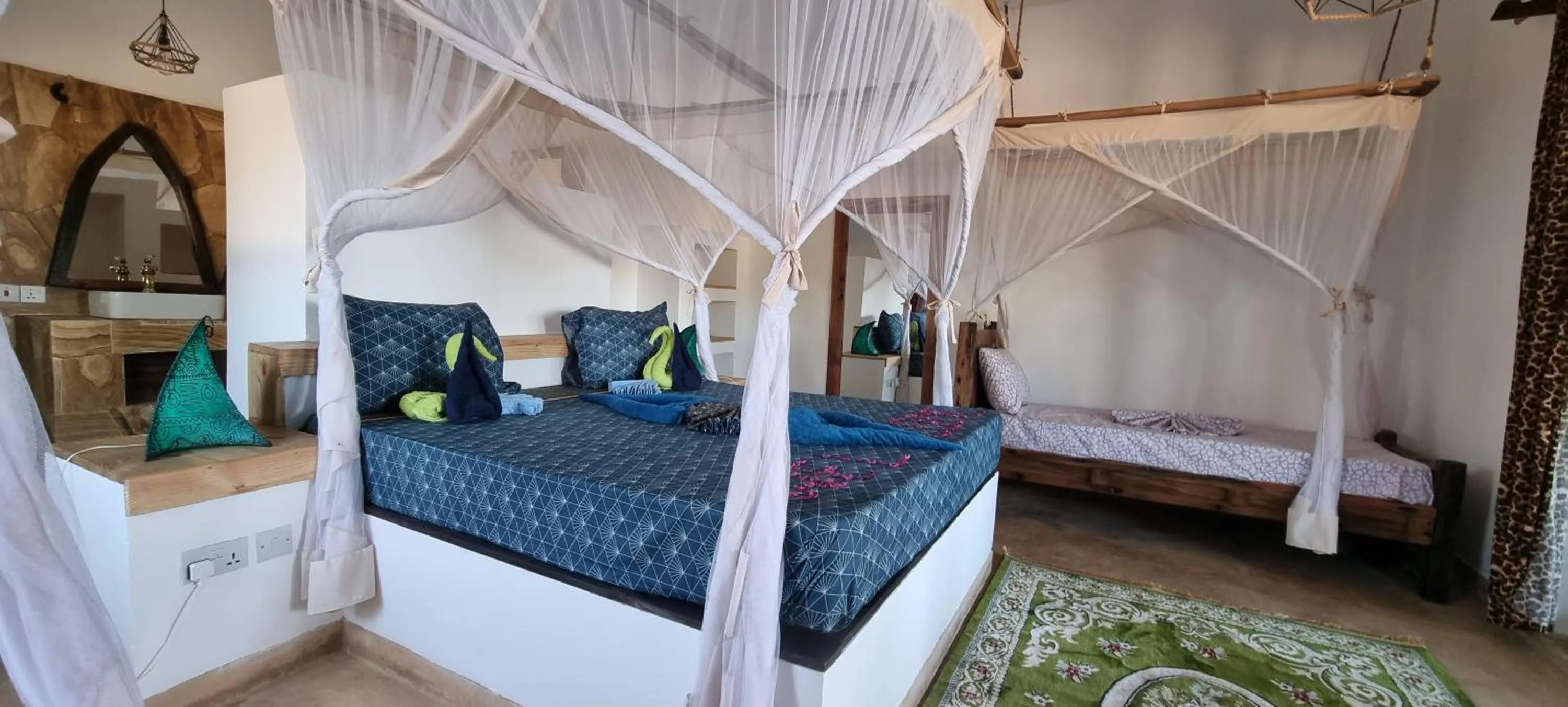 Balcony/Terrace, Bed in Salama & Mbuyuni Bungalows